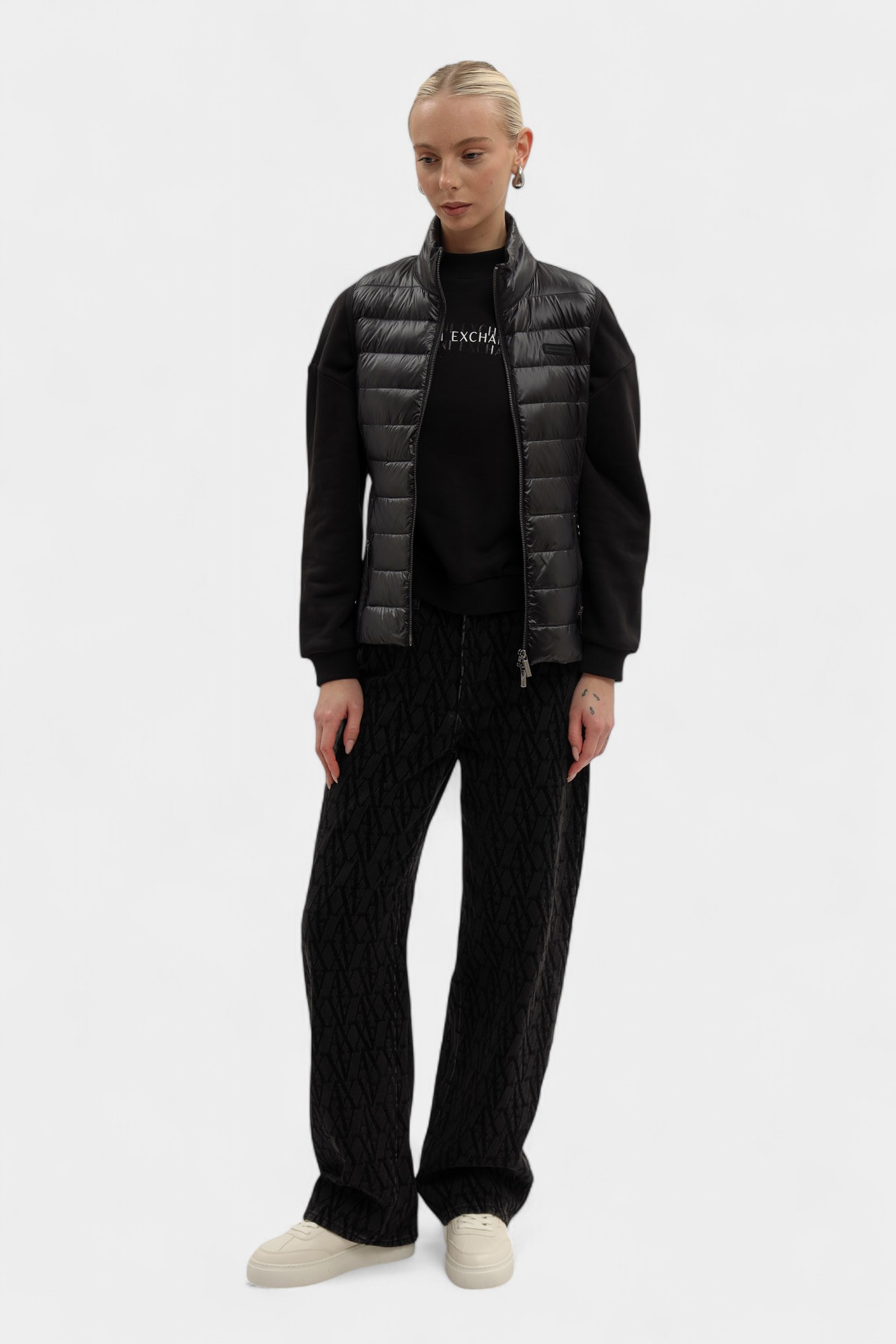 XW001921_AF18757 жилет пуховый armani exchange 