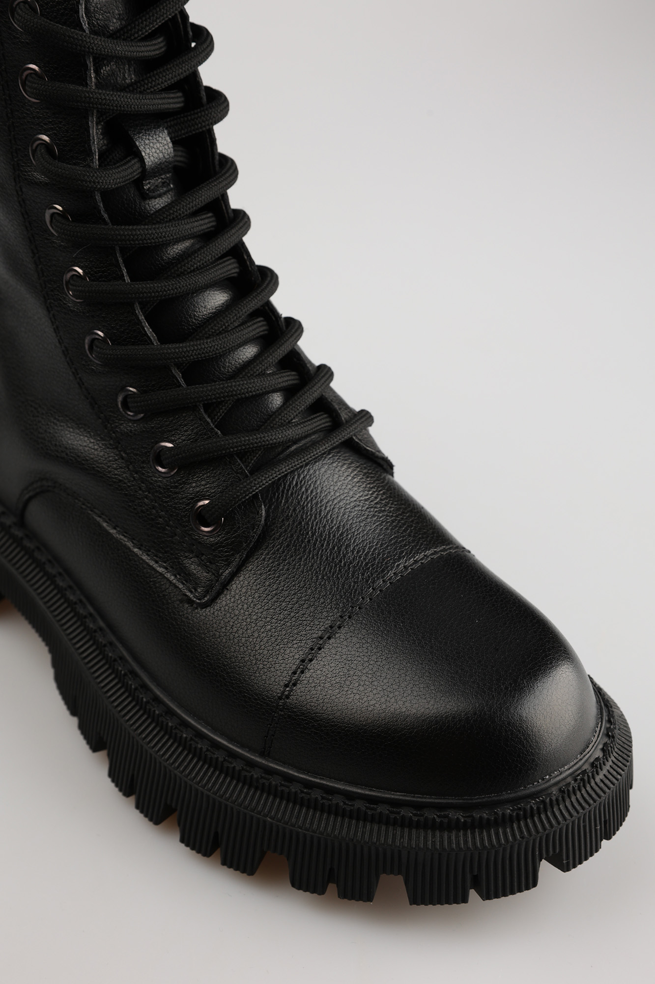 898 /Ботинки жен. /tian /W23 /ТМ:MarcCony /нат.кож Ботинки Marc Cony Черный