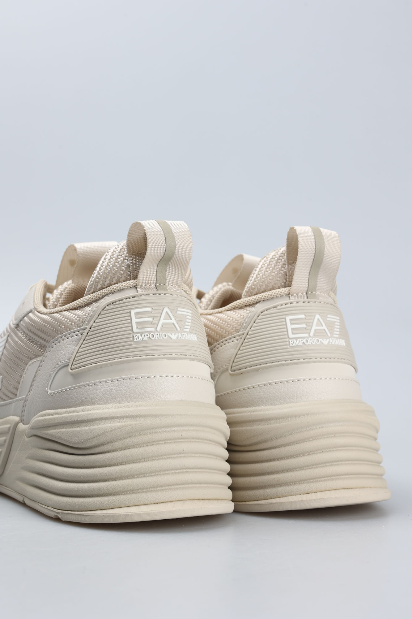 X8X152_XK378 Кроссовки EA7 Бежевый