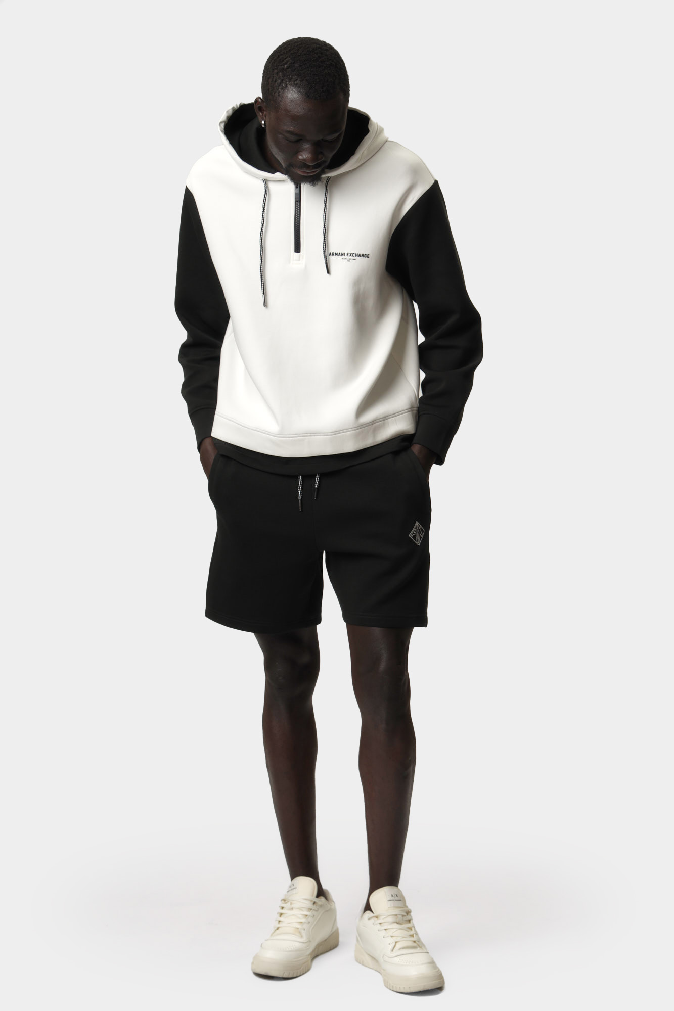 XM000228_AF10818 Шорты трикотажные Armani Exchange Хаки