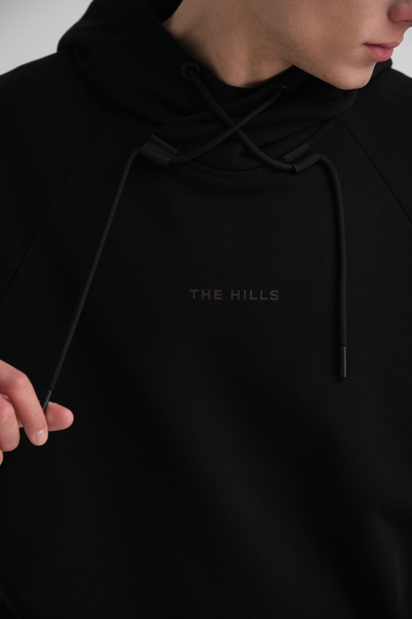 M-242-P-20-0015 Худи The Hills Черный