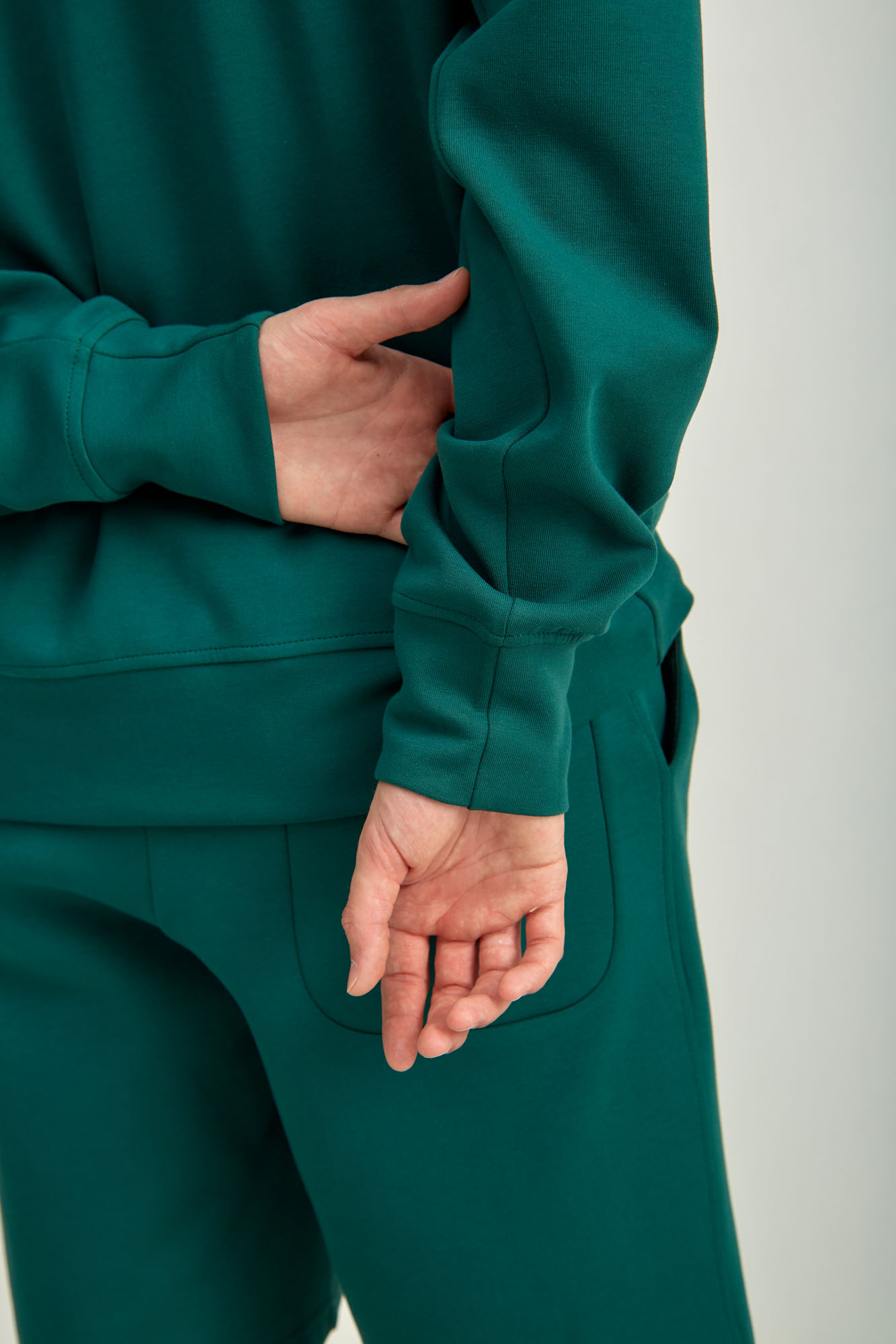 M-241-P-25-1006 Свитшот The Hills Зеленый