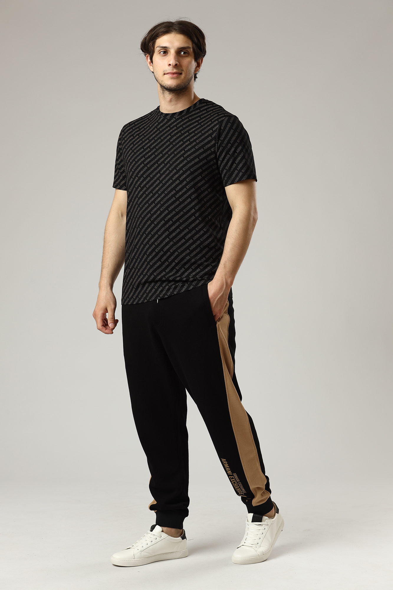 3LZP80_ZJ5CZ Брюки спортивные джоггеры Armani Exchange Черный