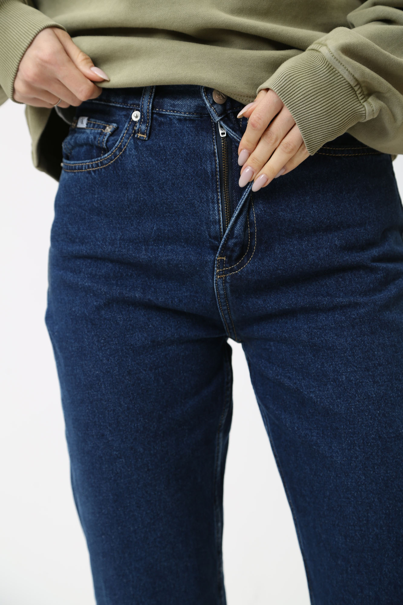 J20J222748 джинсы authentic slim straight  calvin klein jeans 