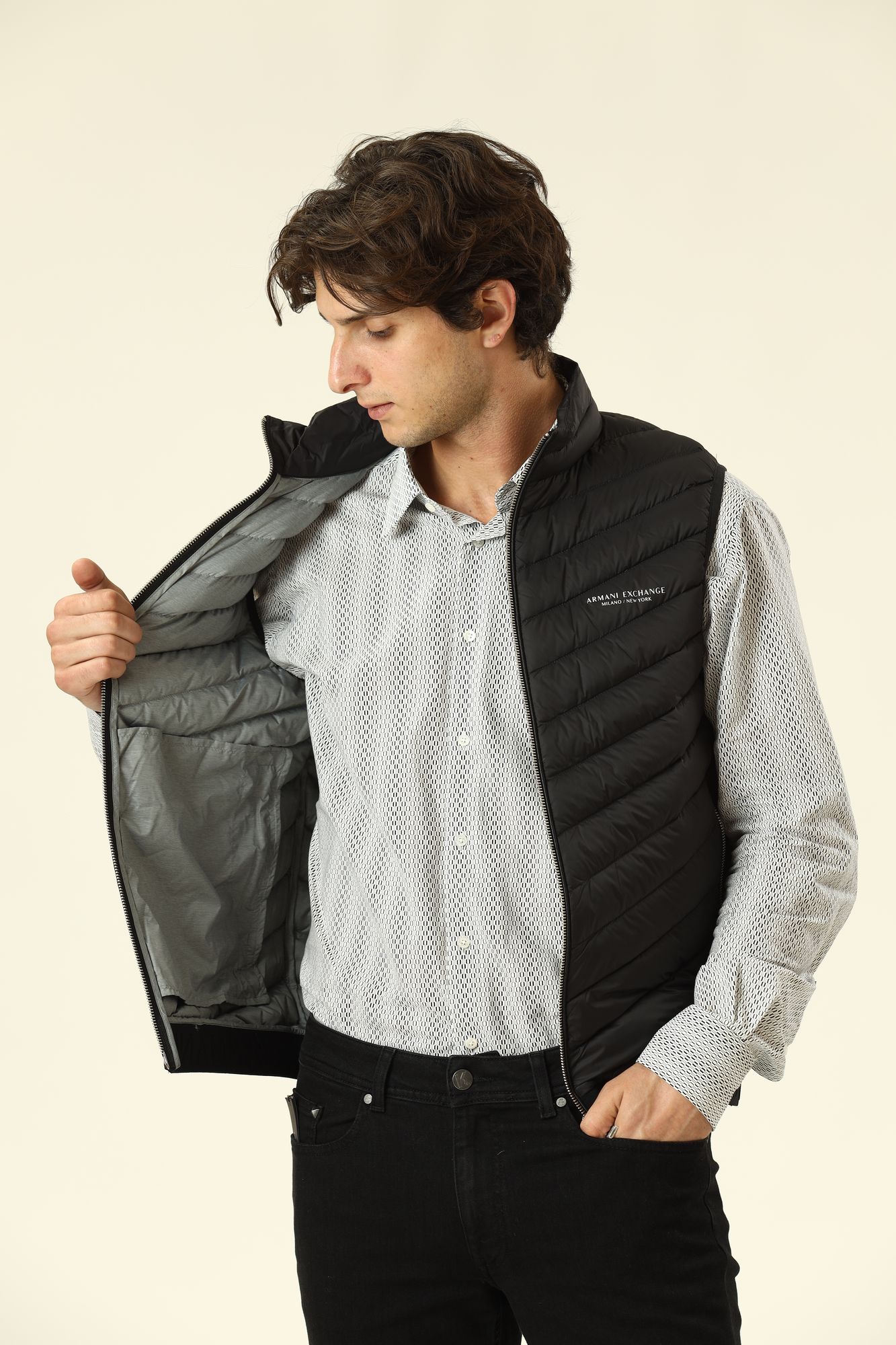 8NZQ52_ZNW3Z Жилет пуховый Armani Exchange Черный