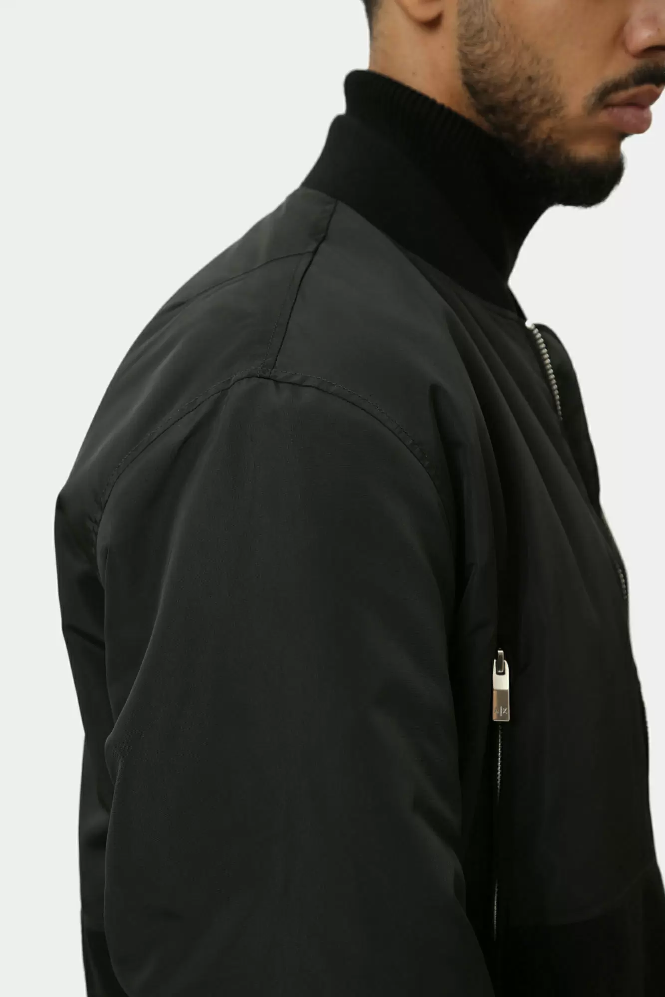 XM000033_AF10323 Бомбер Armani Exchange Черный