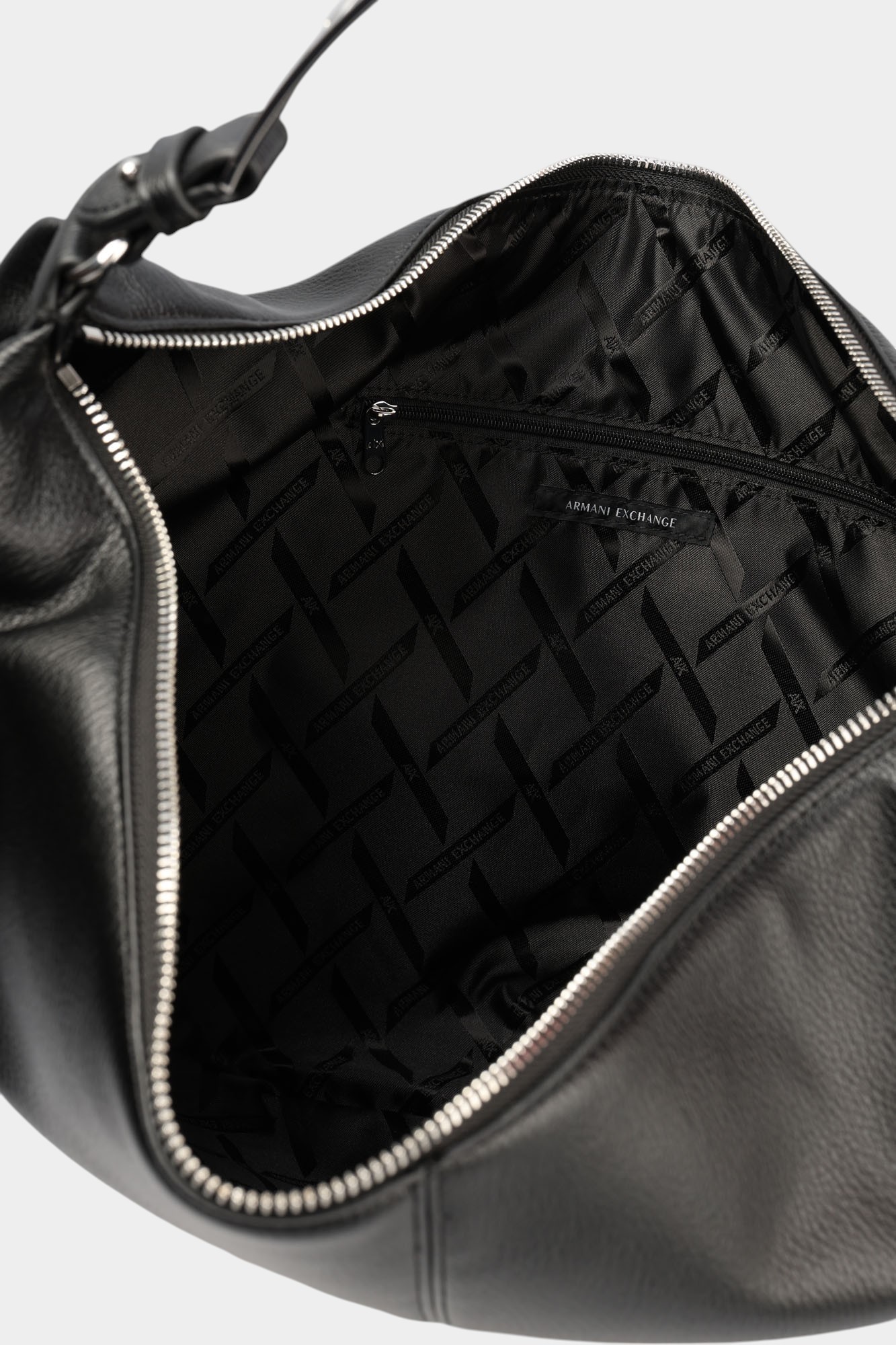 XW001573_AF15632 Сумка Armani Exchange Черный