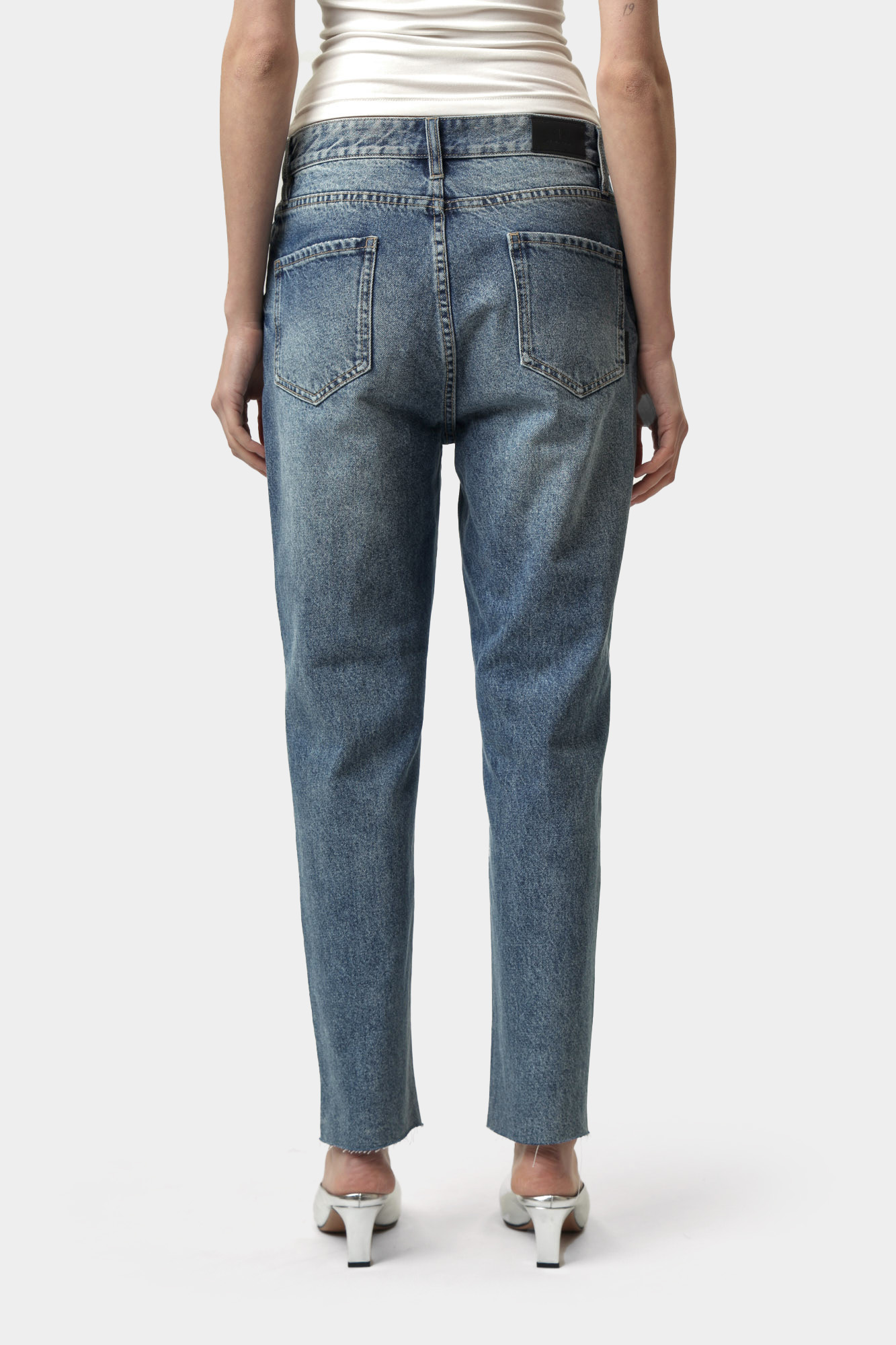 XW000073_AF10837 брюки джинсовые armani exchange 