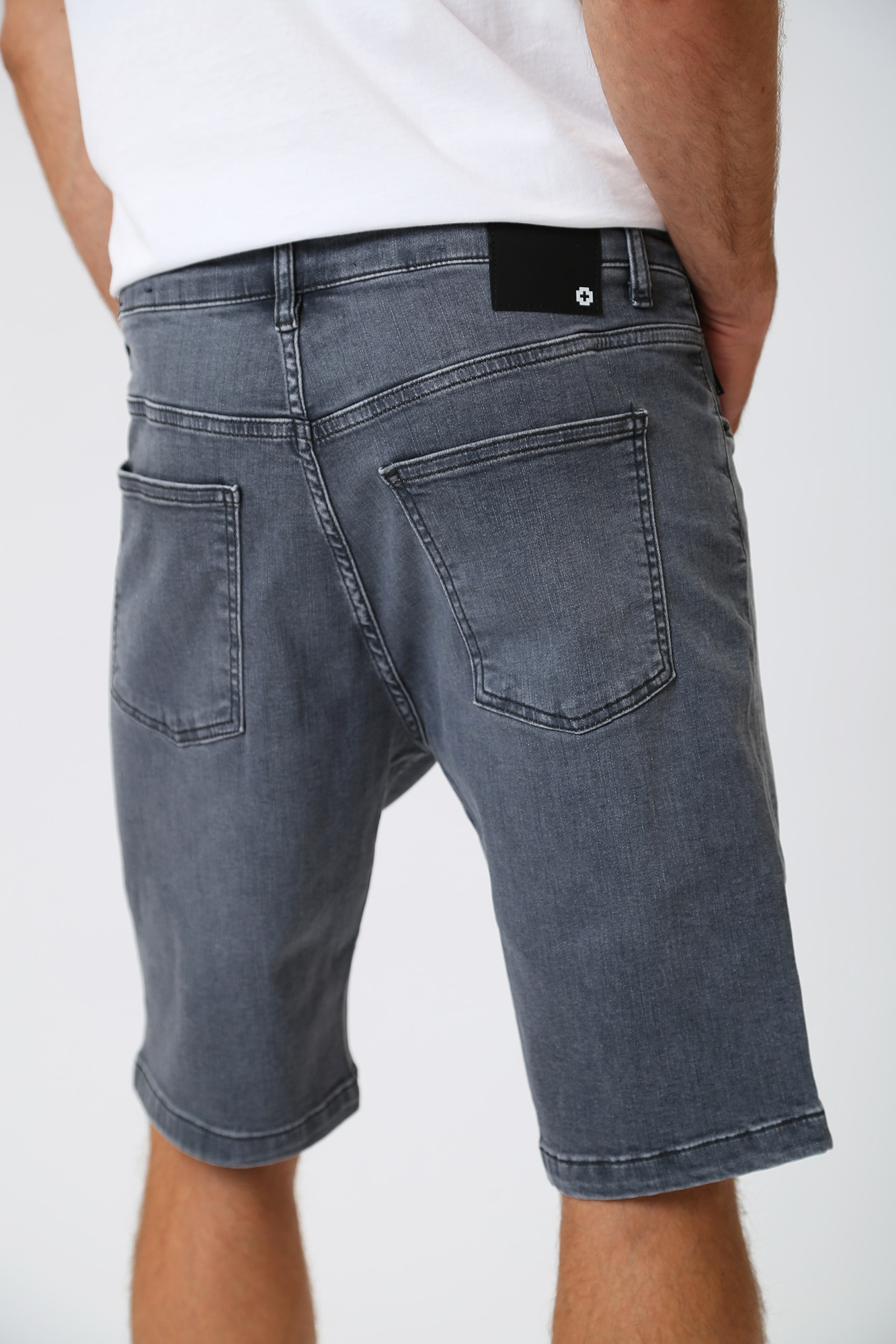 30037249_10015840 Шорты джинсовые Strellson Серый