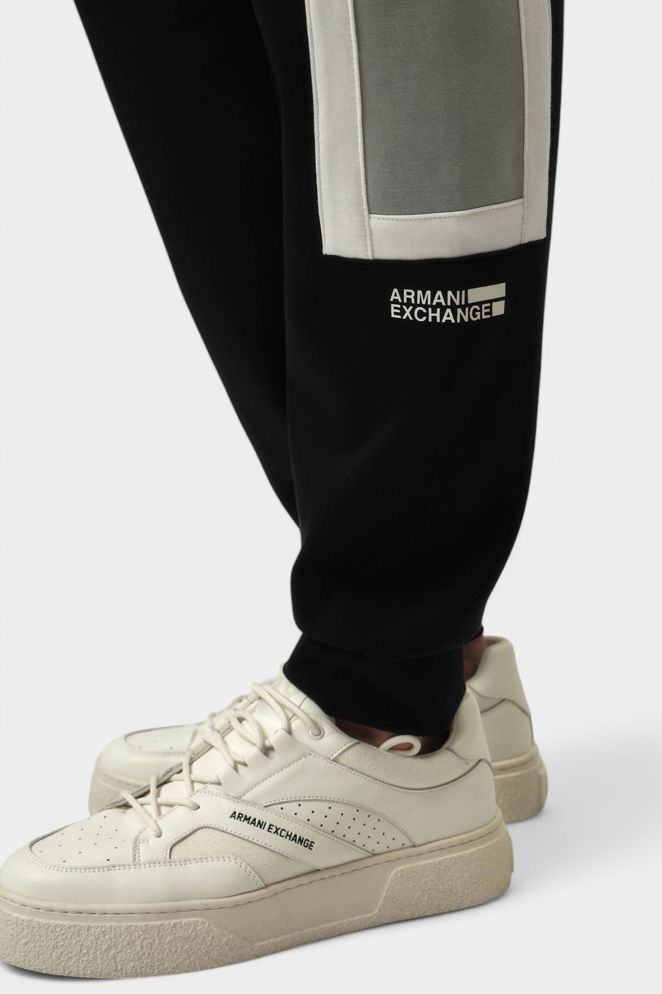 XM000522_AF13047 Брюки Armani Exchange 