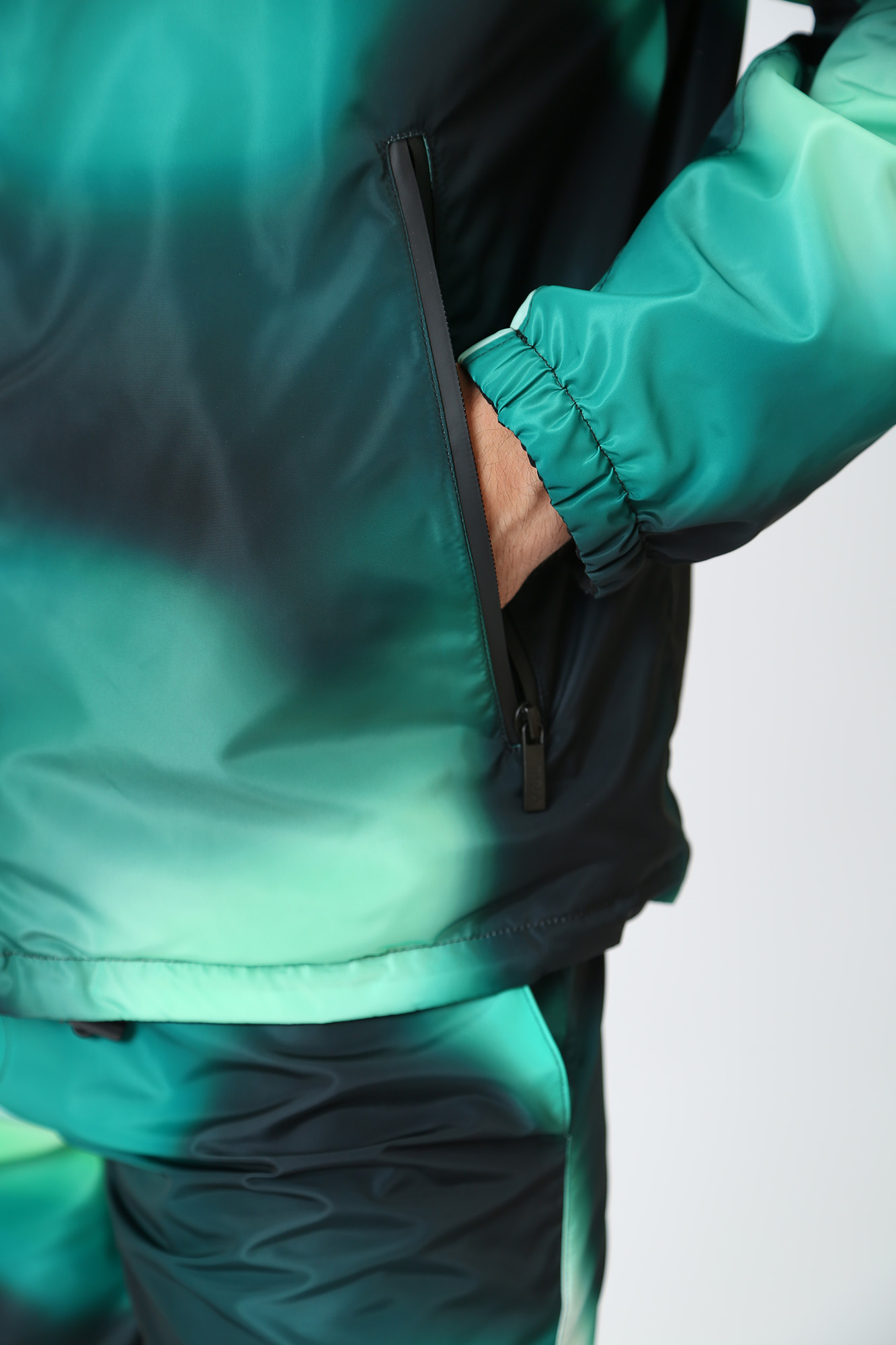 532508_505006 Ветровка Karl Lagerfeld Зеленый