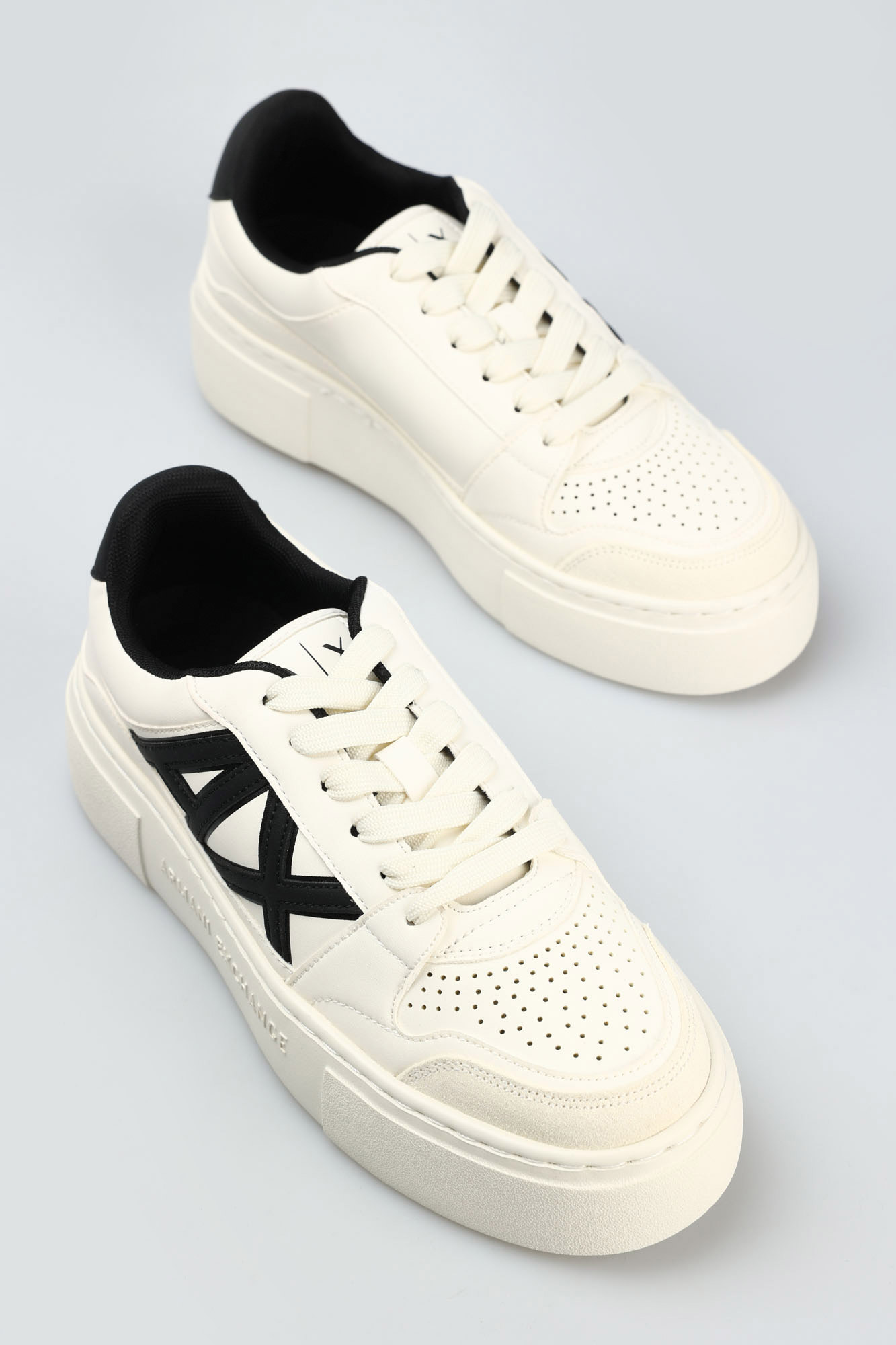 XDX147_XV830 Кеды Armani Exchange Белый