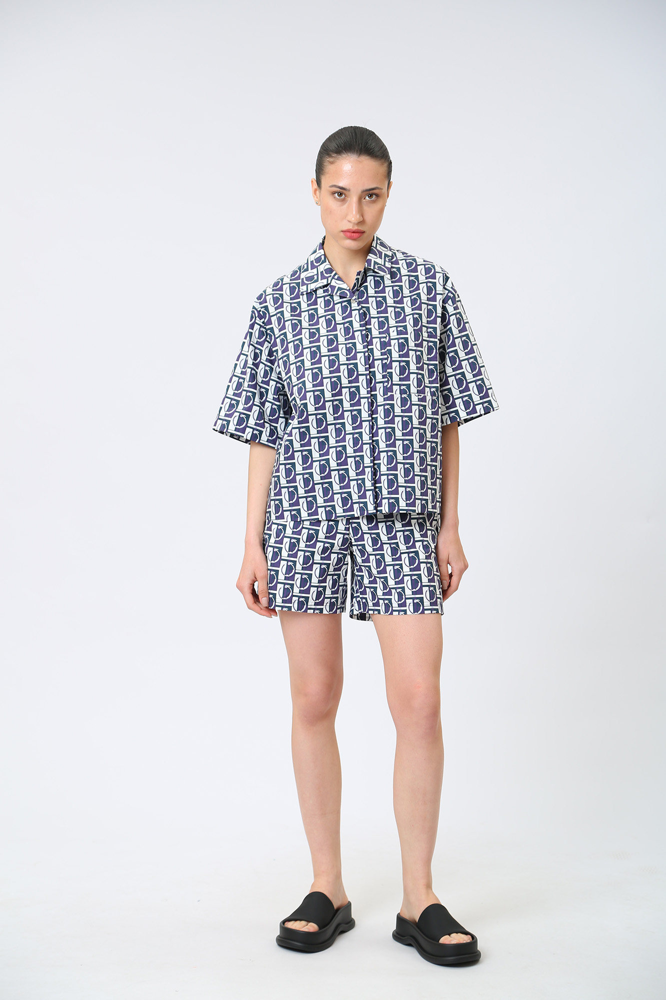 56P00408-1T006314 шорты trussardi 