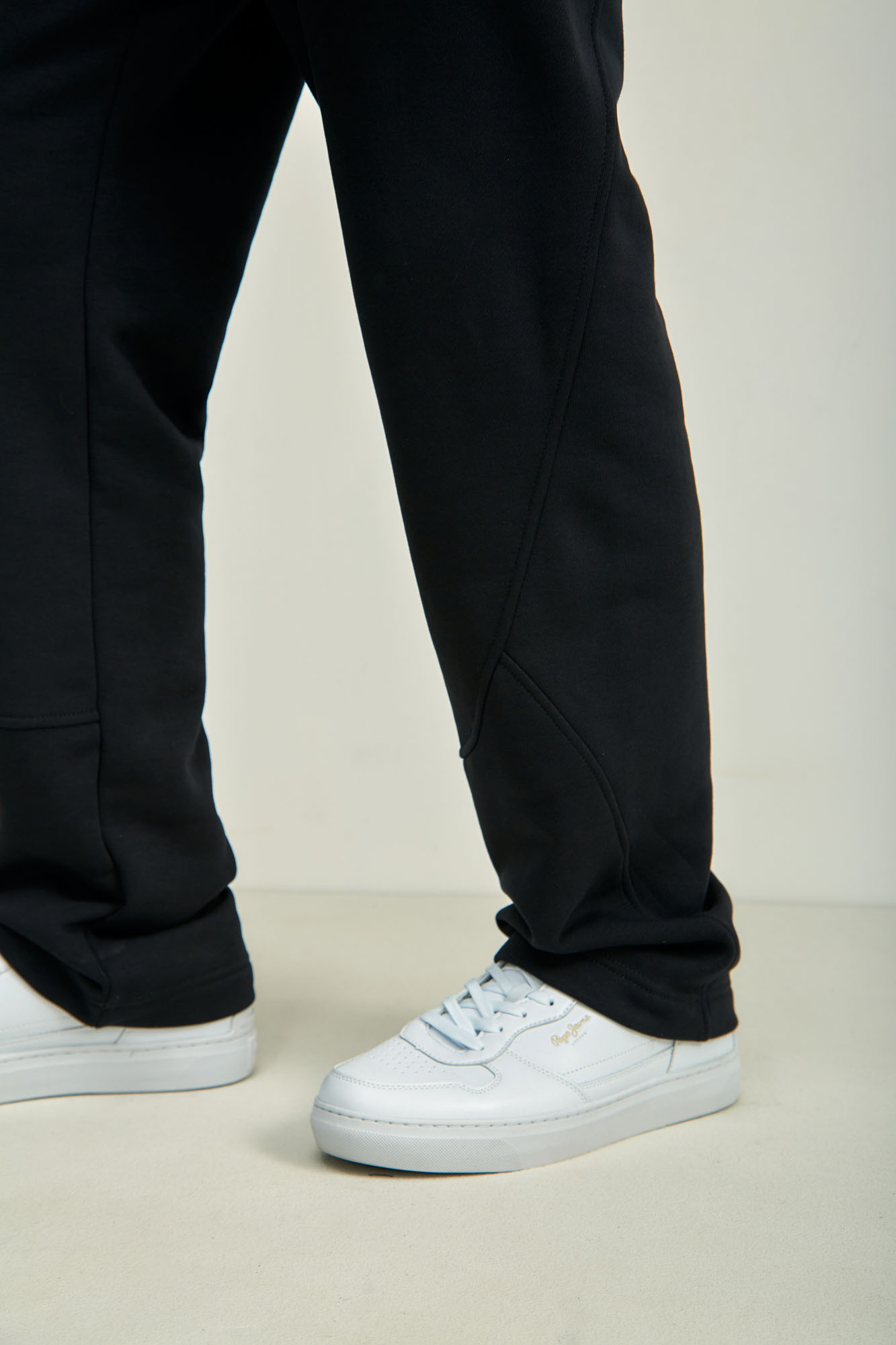 M-241-P-20-0086 Брюки спортивные The Hills Черный