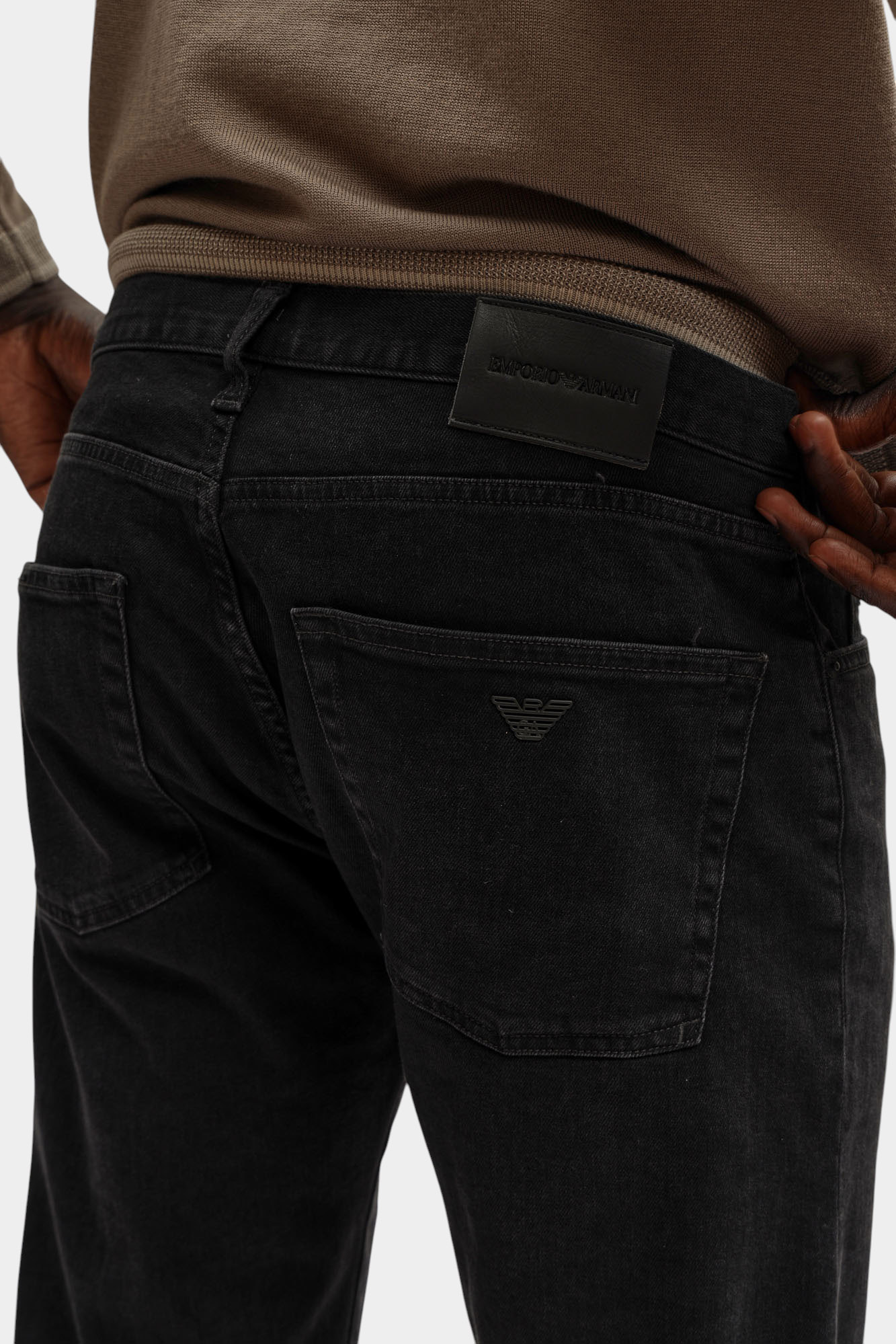 EM001370_ AF1411 Джинсы Emporio Armani Серый