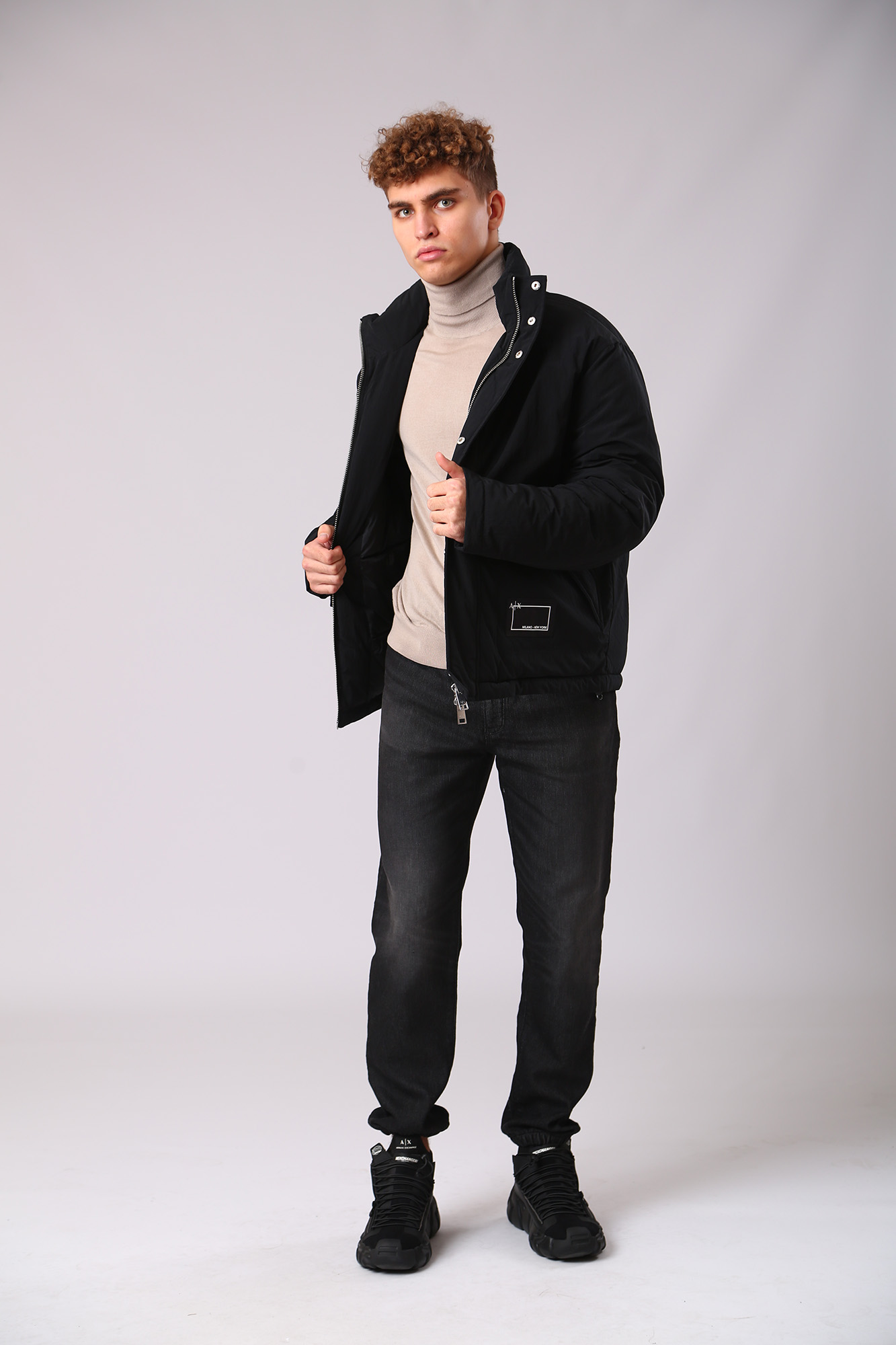 6LZB32_ZNUKZ Куртка пуховая Armani Exchange Черный