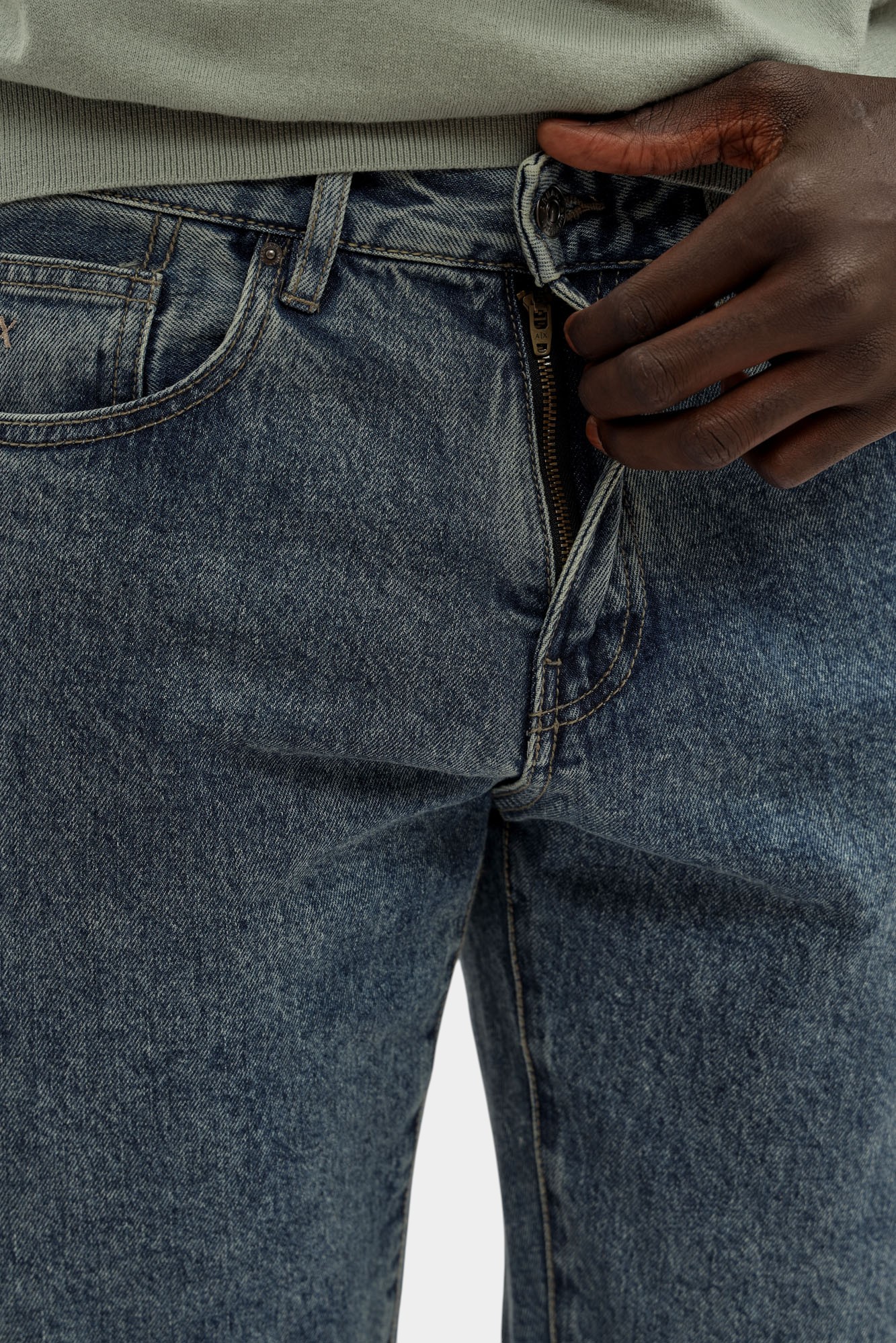 XM000049_AF14870 Джинсы Armani Exchange Голубой