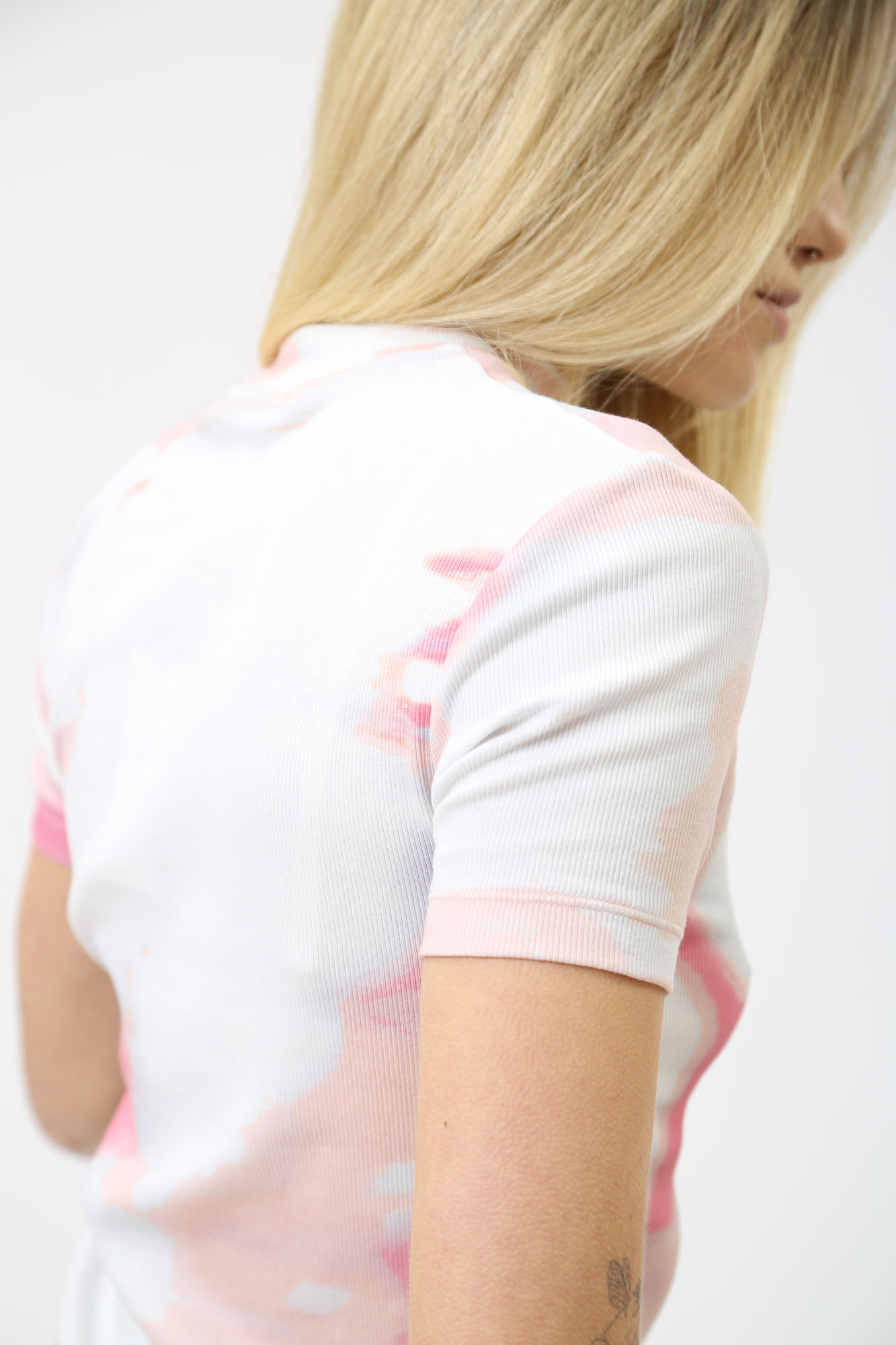 J20J223169 футболка calvin klein jeans 