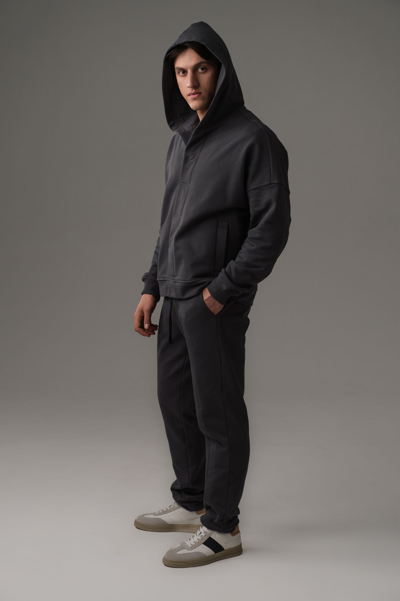 M-251-P-20-0068 Тректоп The Hills Серый