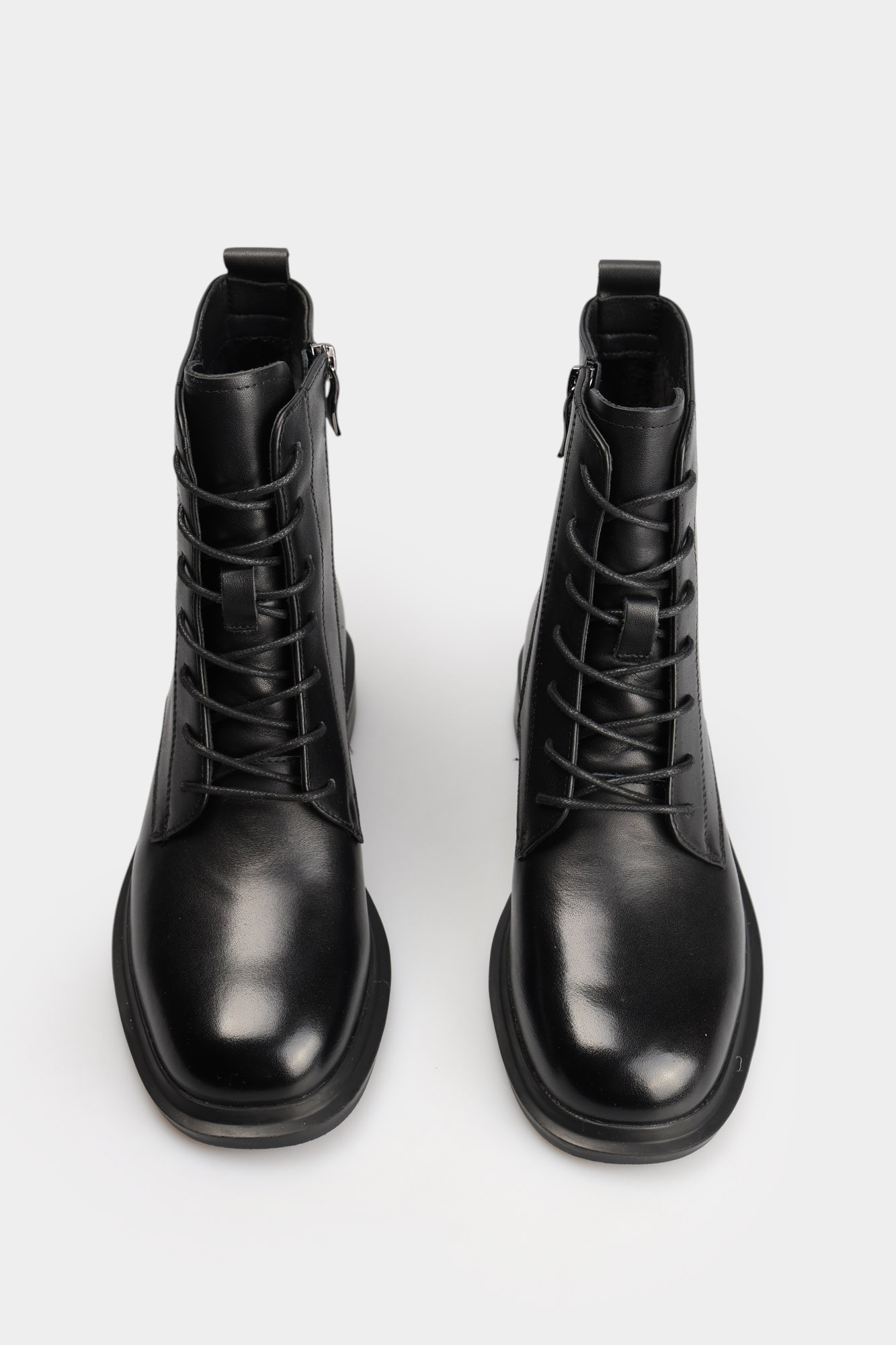 MC21860-WT Ботинки Marc Cony Черный