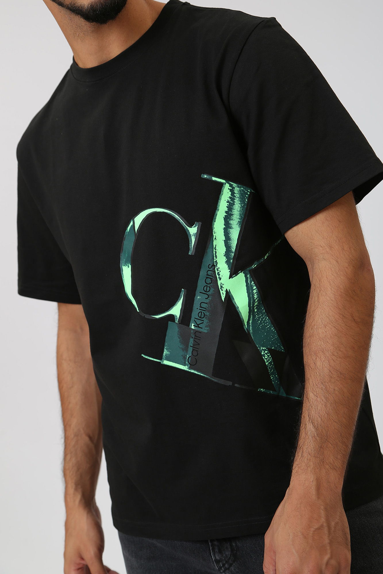 J30J324022 Футболка Calvin Klein Jeans Черный