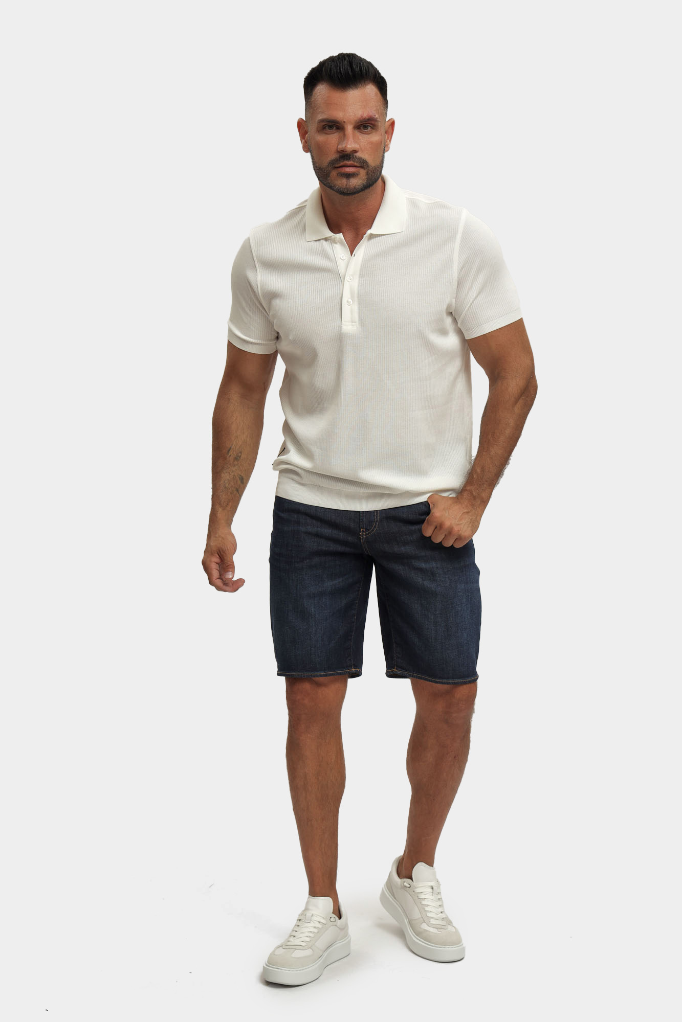 XM000073_AF13089 Шорты джинсовые Armani Exchange Черный