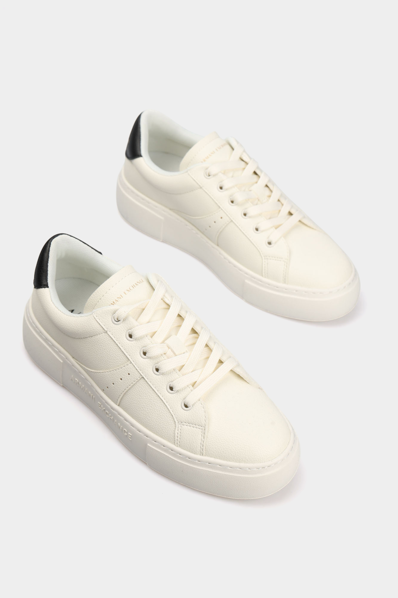 XDX179_XV930 Кеды Armani Exchange Белый