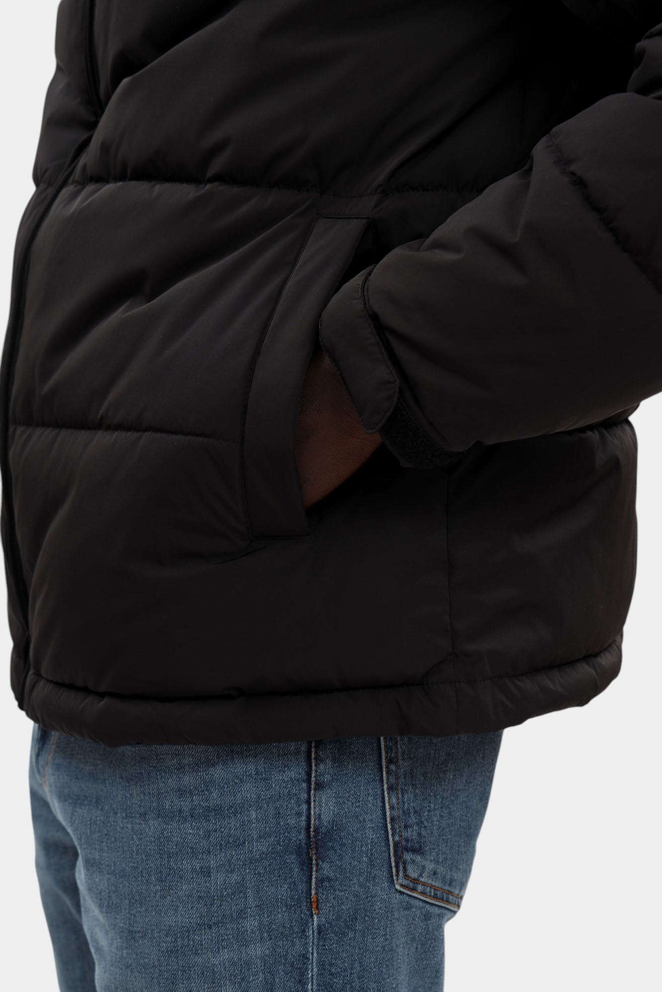 F007M000012N-MO804N11-08YS Куртка пуховая Trussardi Черный