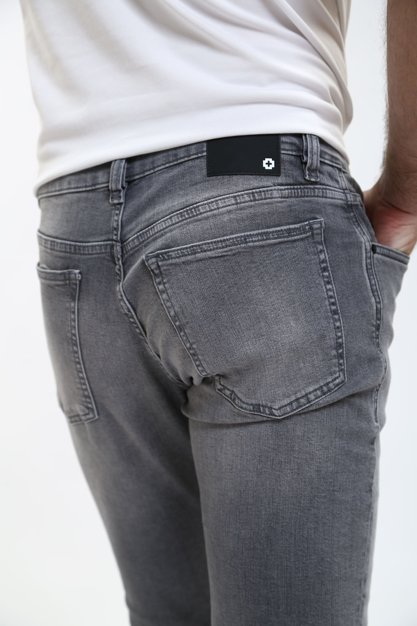 30038165_10016162 Джинсы 11 Robin_2-Z 10016162  Strellson Серый