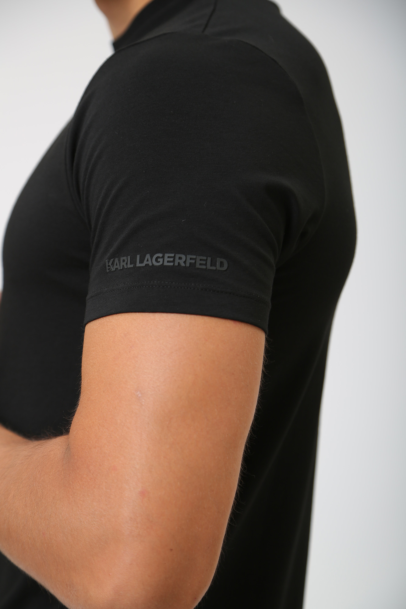 533221_755402 Футболка Karl Lagerfeld Черный