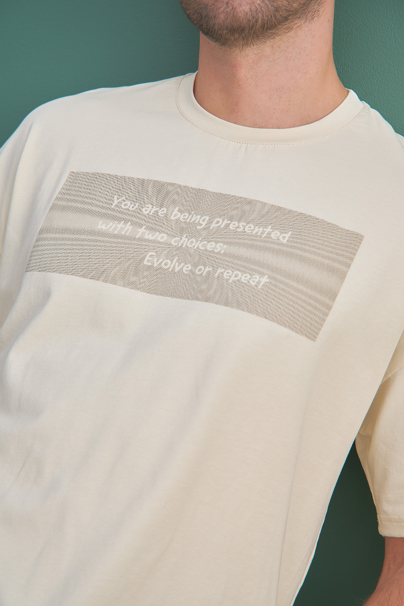 M-232-P-22-0057 Футболка The Hills Молочный