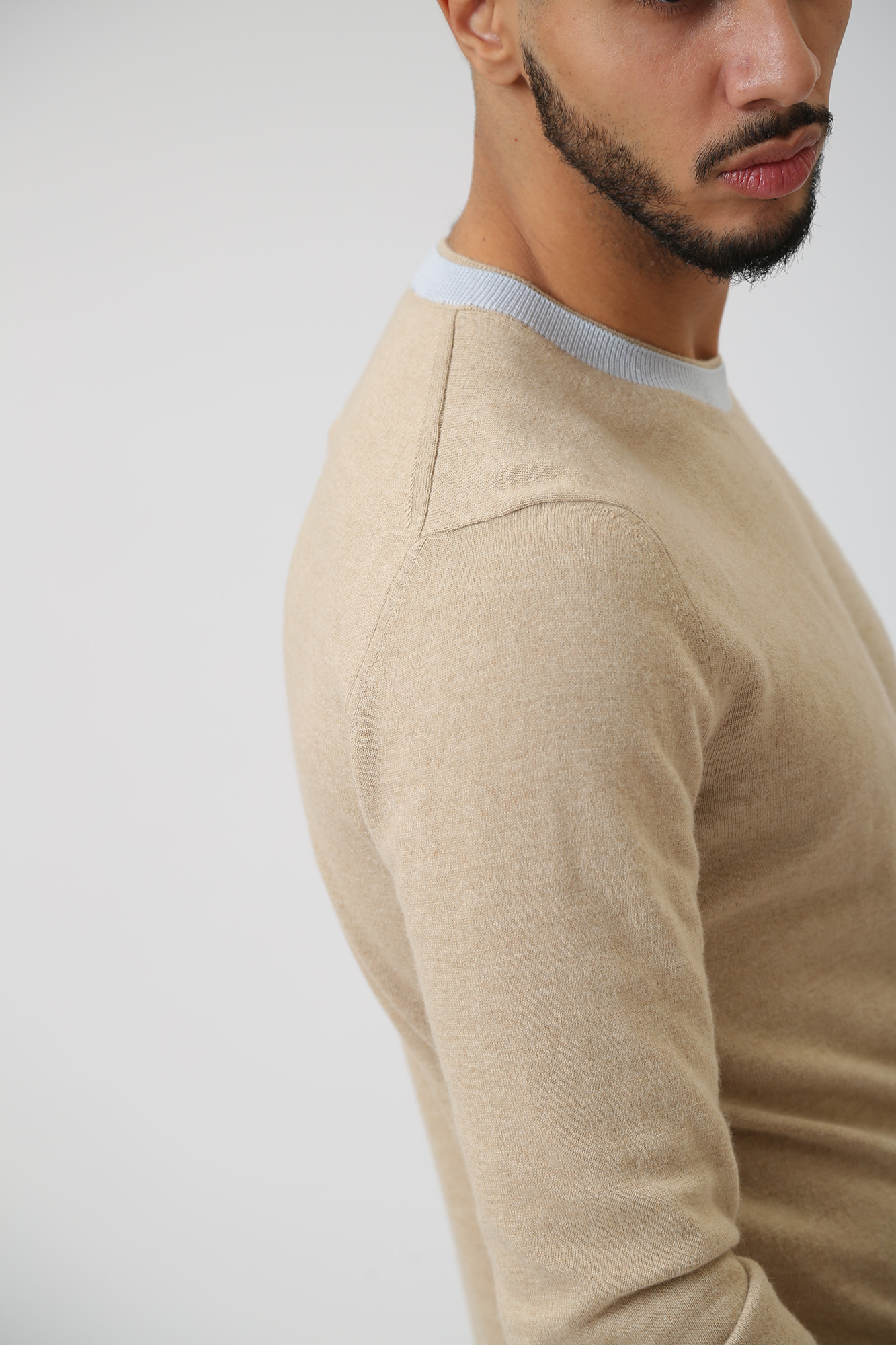 52M00734-0F000701 Джемпер Trussardi Белый