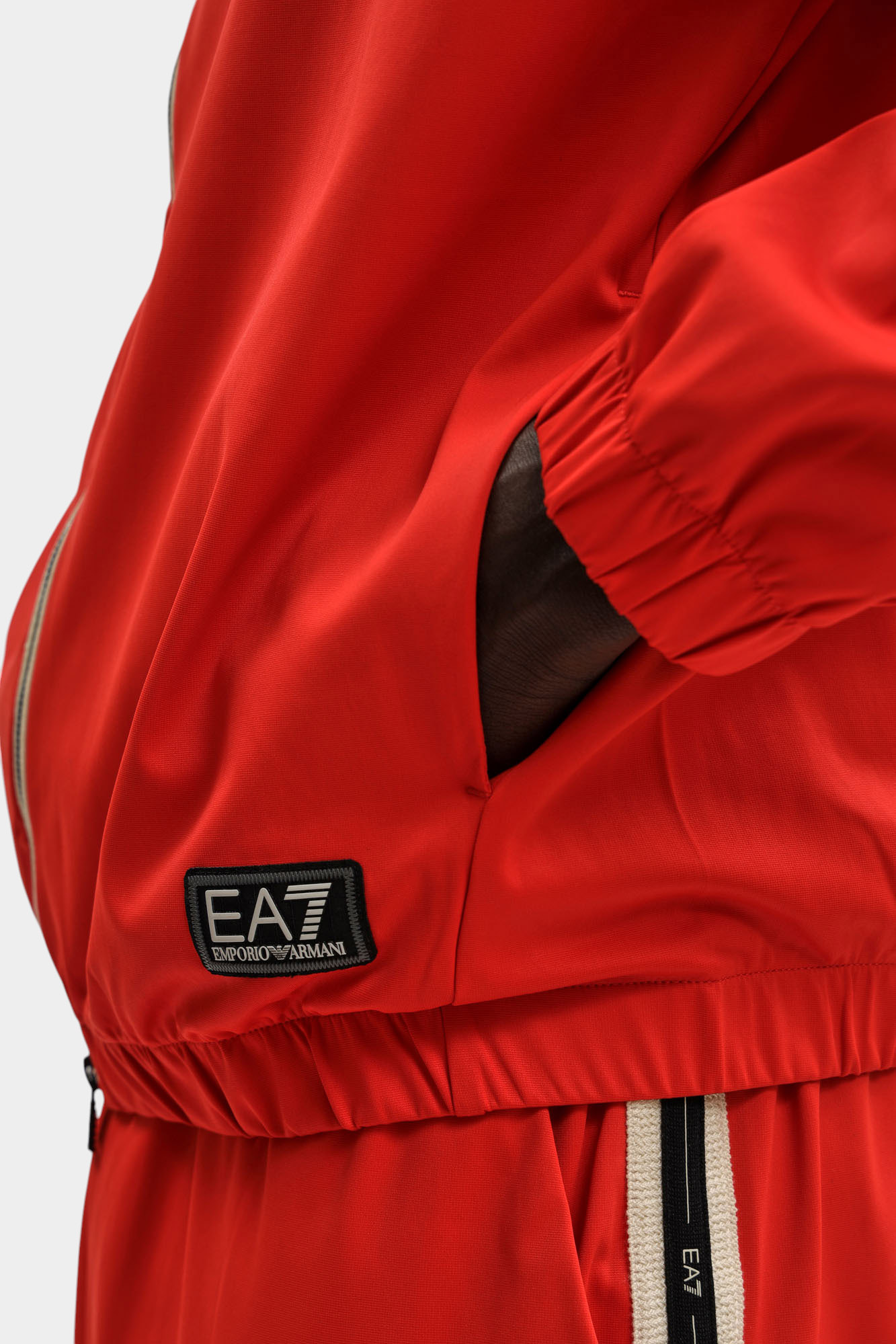 7M000958_AF17160 Толстовка EA7 Красный