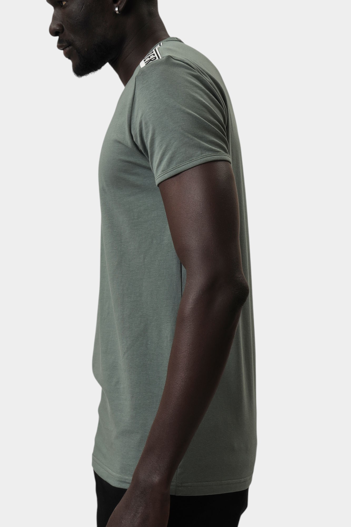 BKK42UTS19SI Футболка Bikkembergs Зеленый