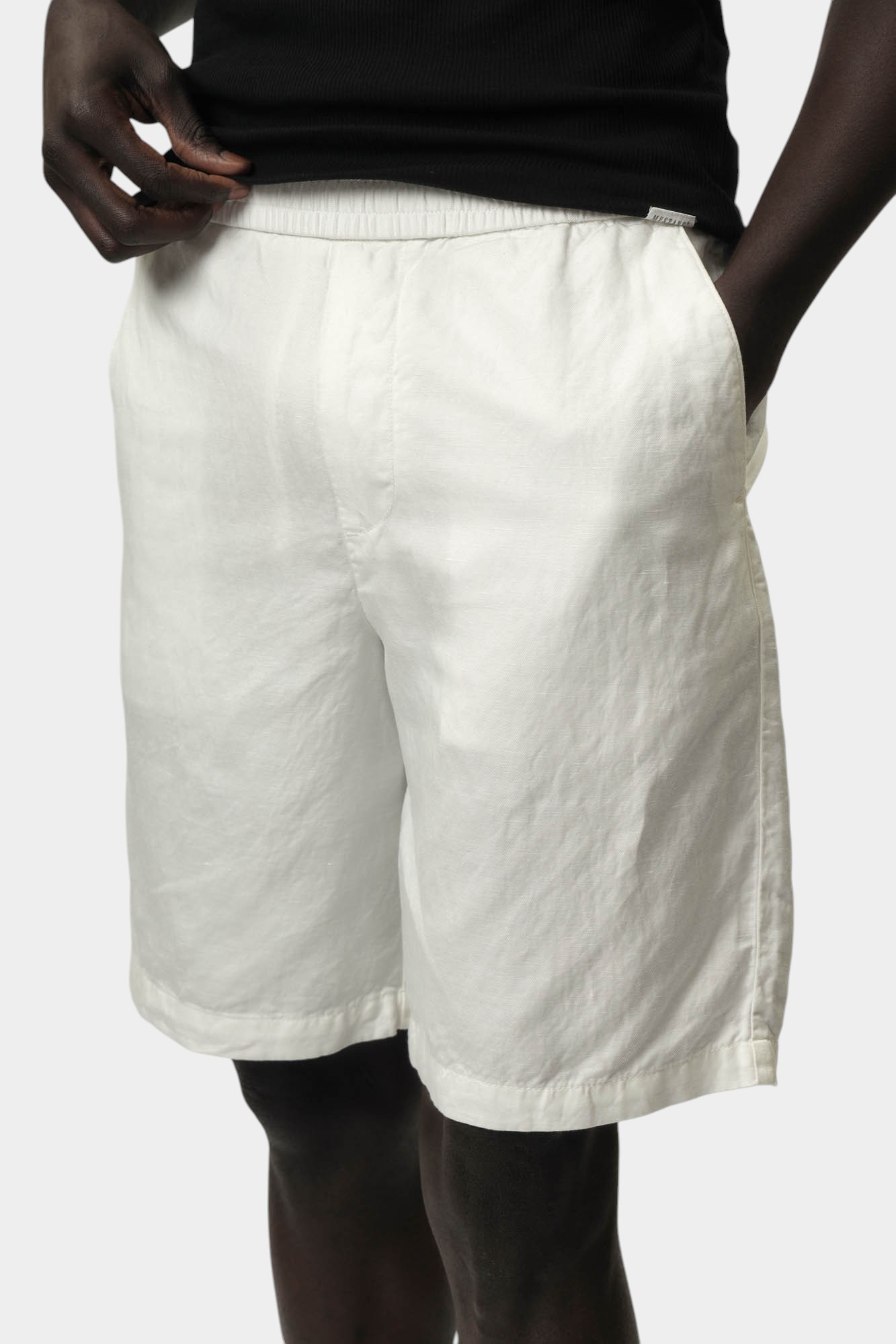 XM000656_AF13180 Шорты Armani Exchange Белый