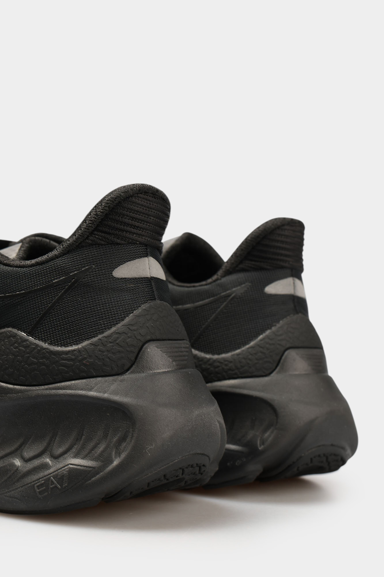 X8X245_XK442_MC270 Кроссовки EA7 Черный