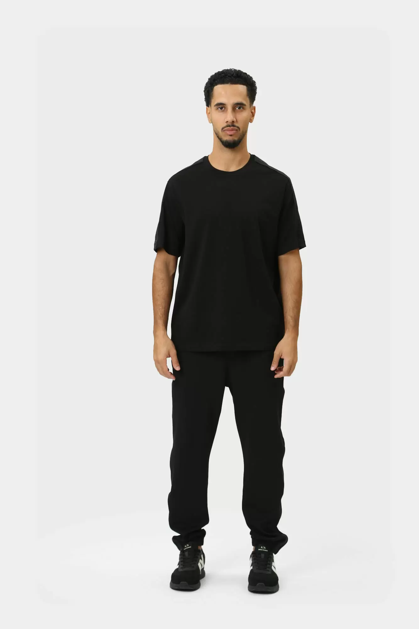 6DZTLA_ZJ9JZ Футболка Armani Exchange Черный