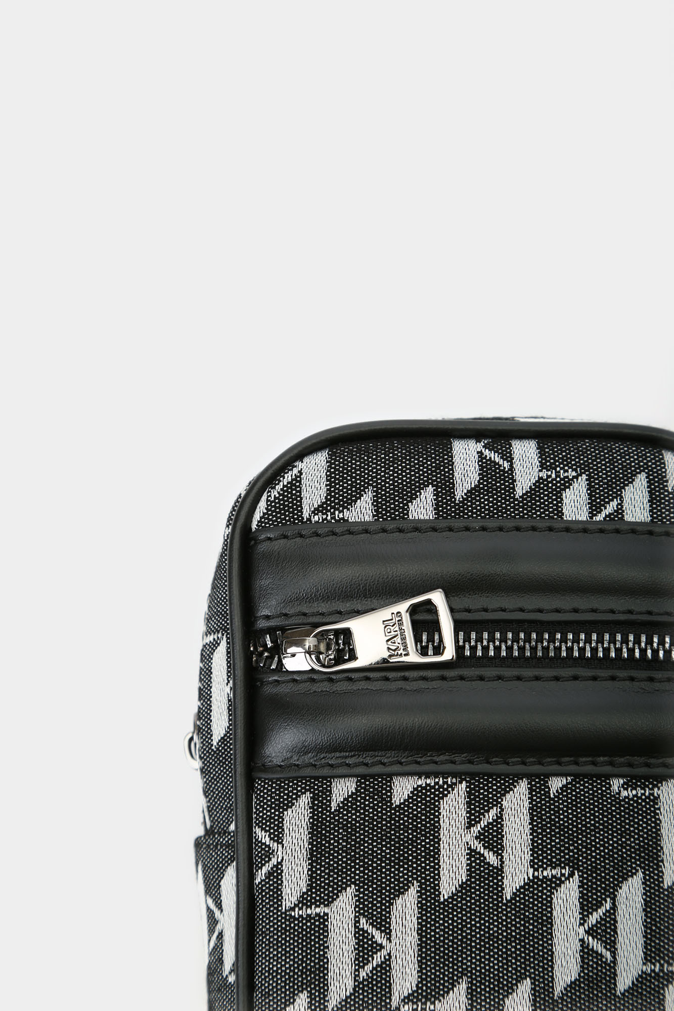 551189_805922 Сумка Karl Lagerfeld Черный