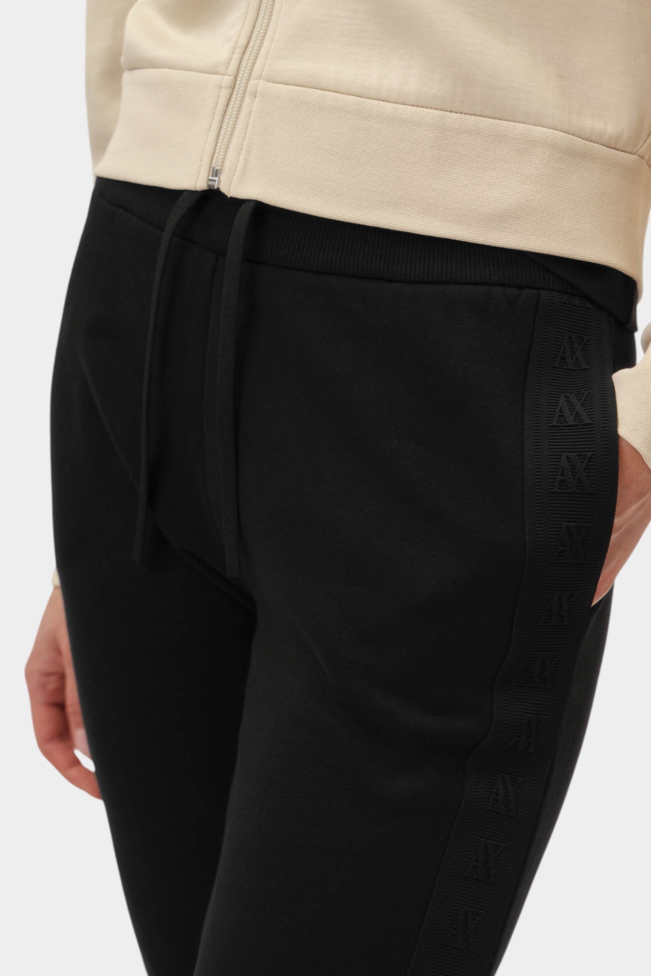 XW000503_AF12804 брюки спортивные armani exchange 