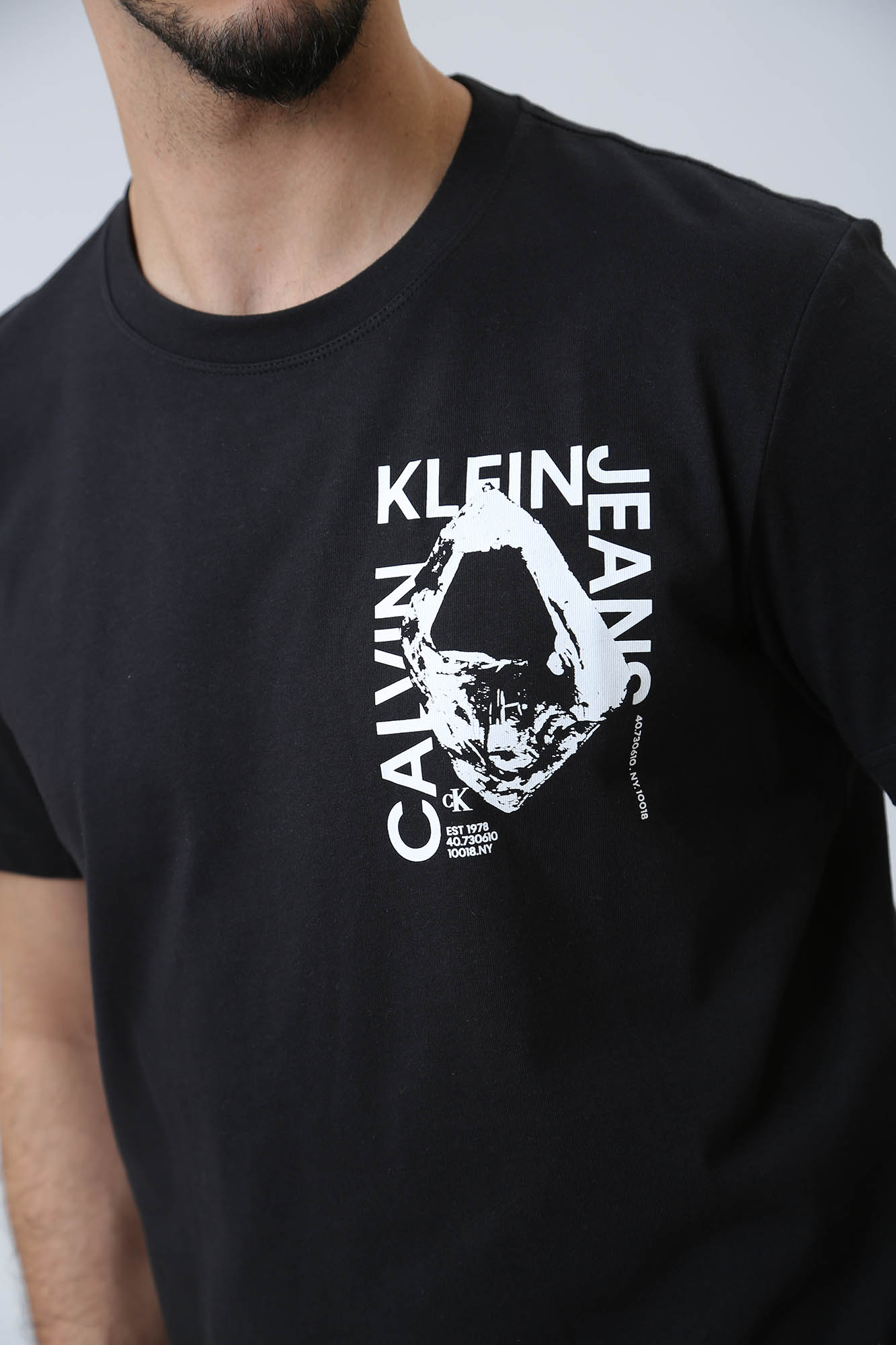 J30J324640 Футболка Calvin Klein Jeans Черный