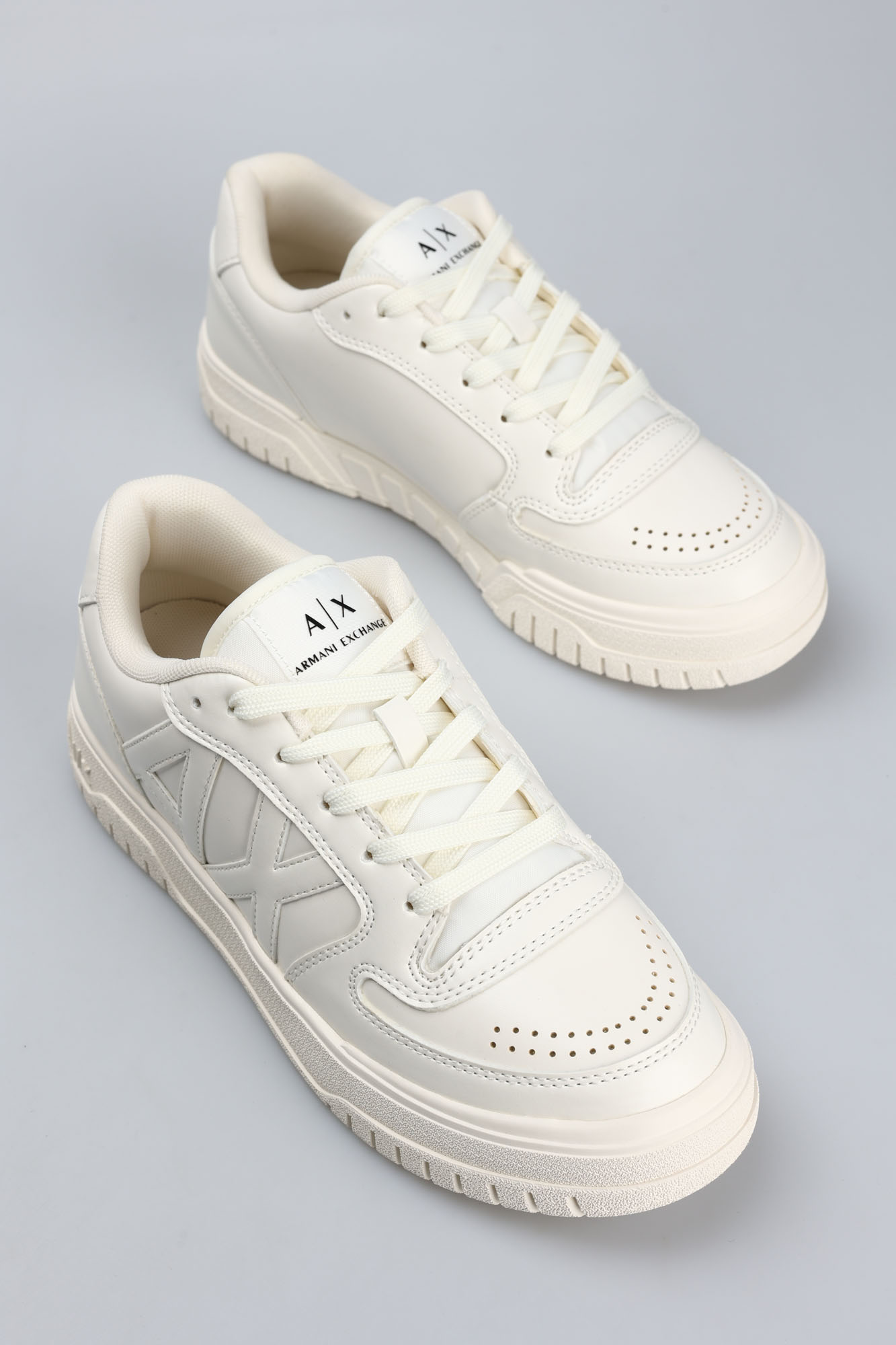 XDX149_XV765 Кеды Armani Exchange Белый