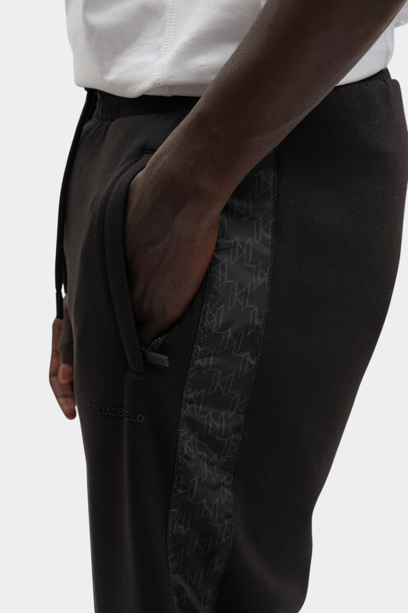 561902_705001 Брюки спортивные Karl Lagerfeld Черный