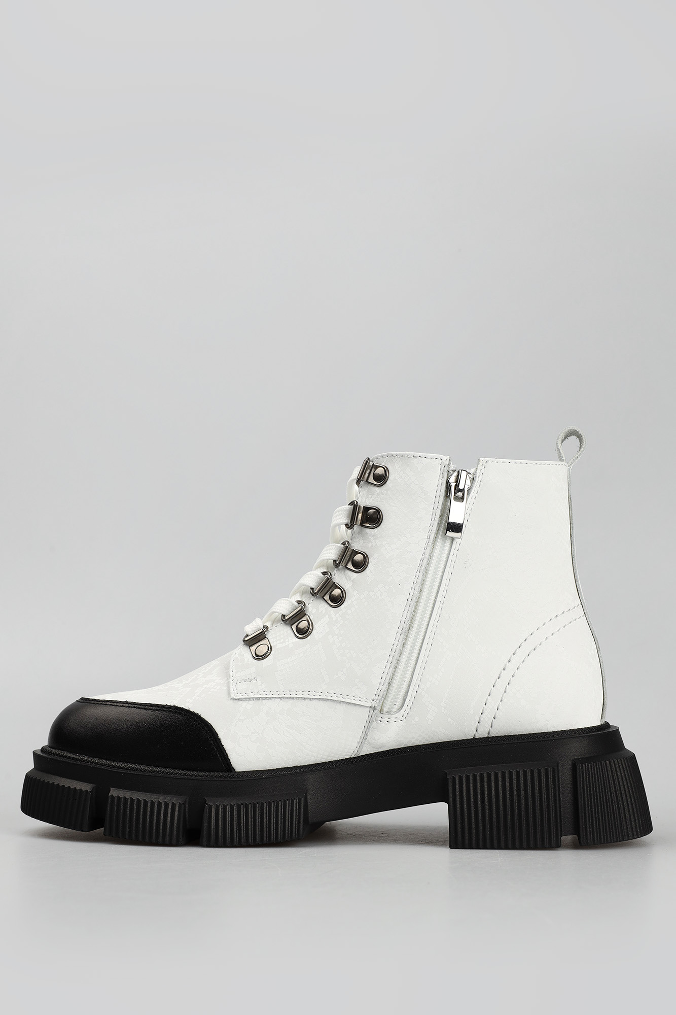 2731818 Ботинки Marc Cony Белый