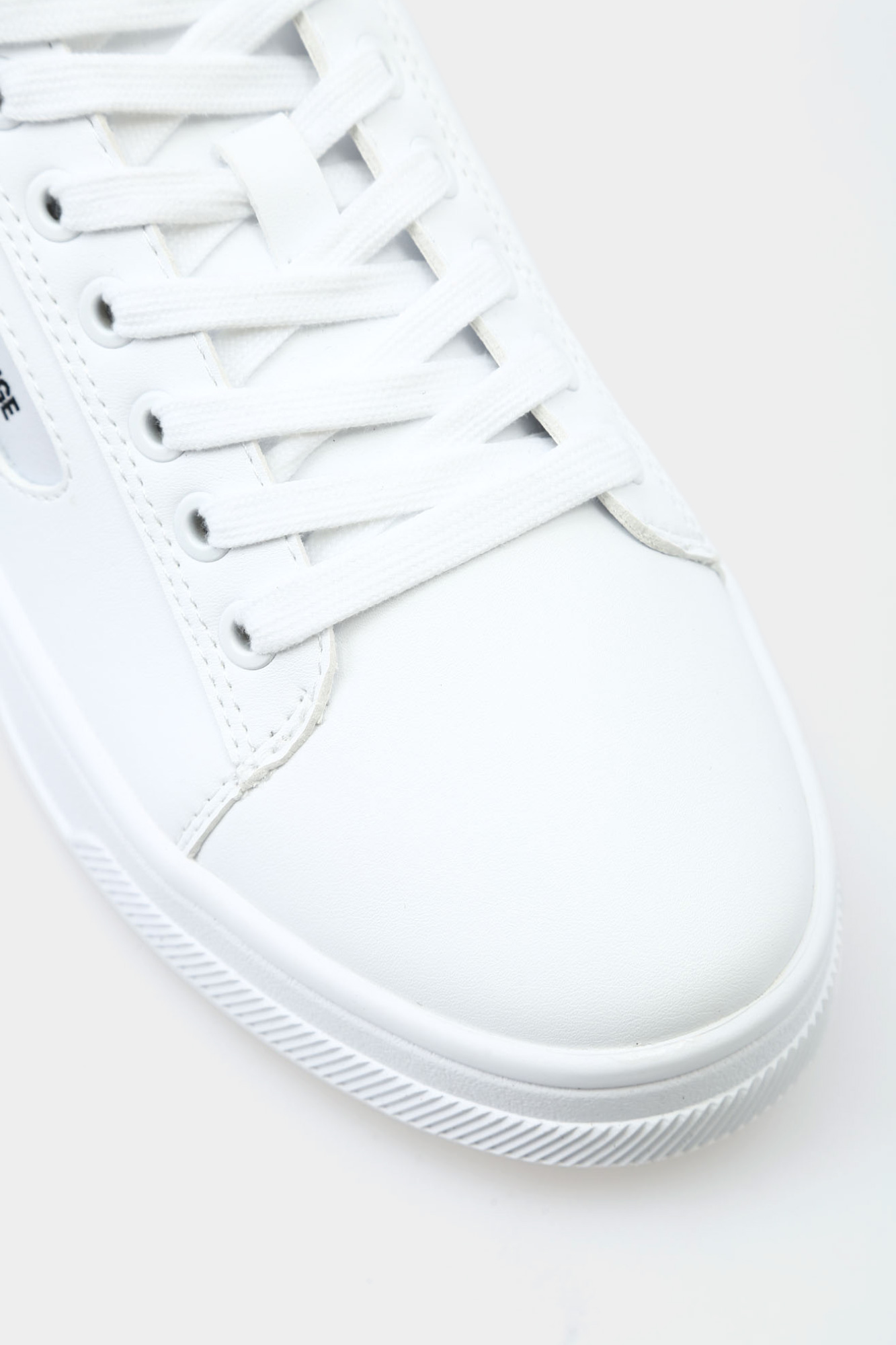 XUX203_XV805_U325 Кроссовки Armani Exchange Белый