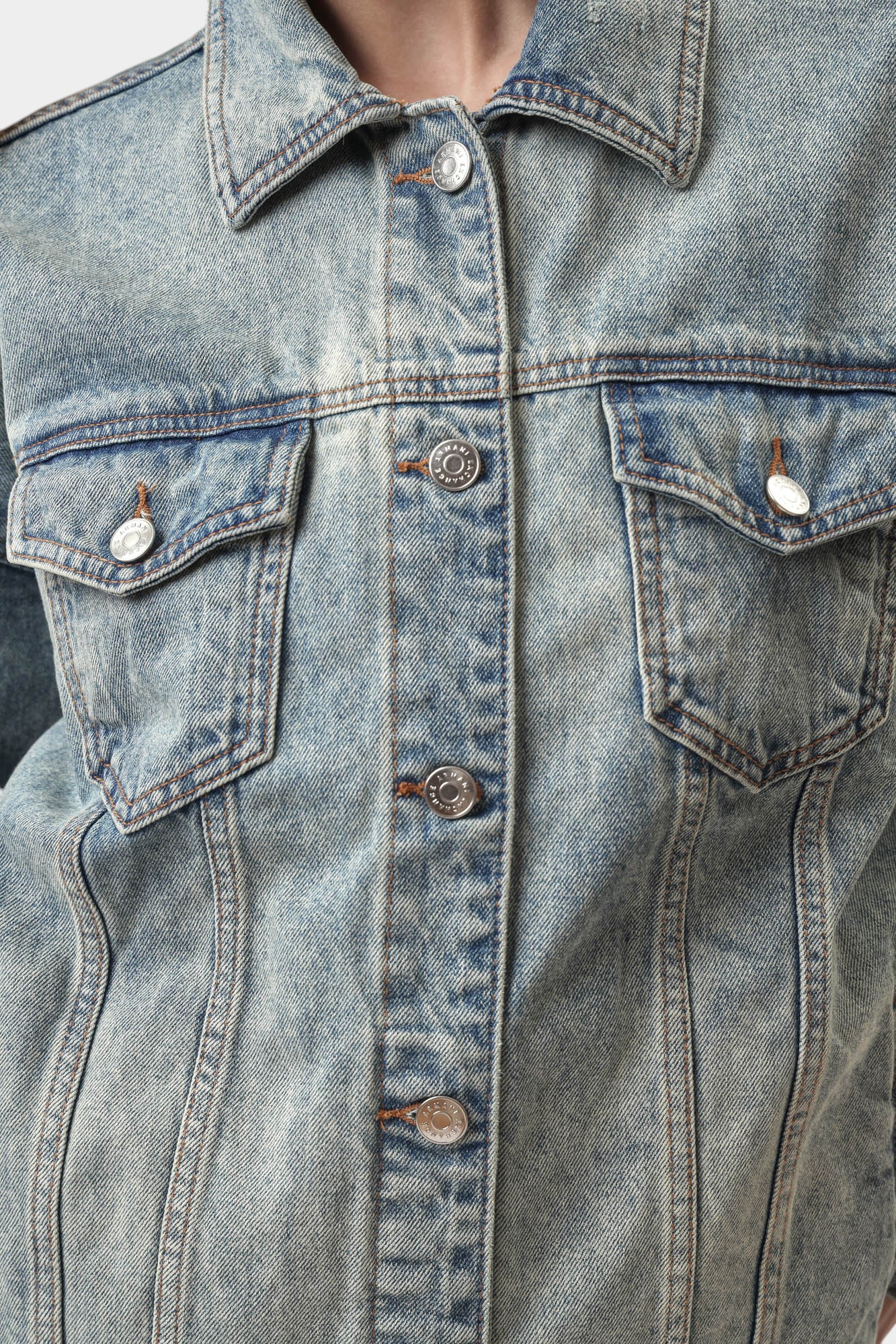 XW000902_AF10869 куртка джинсовая armani exchange 