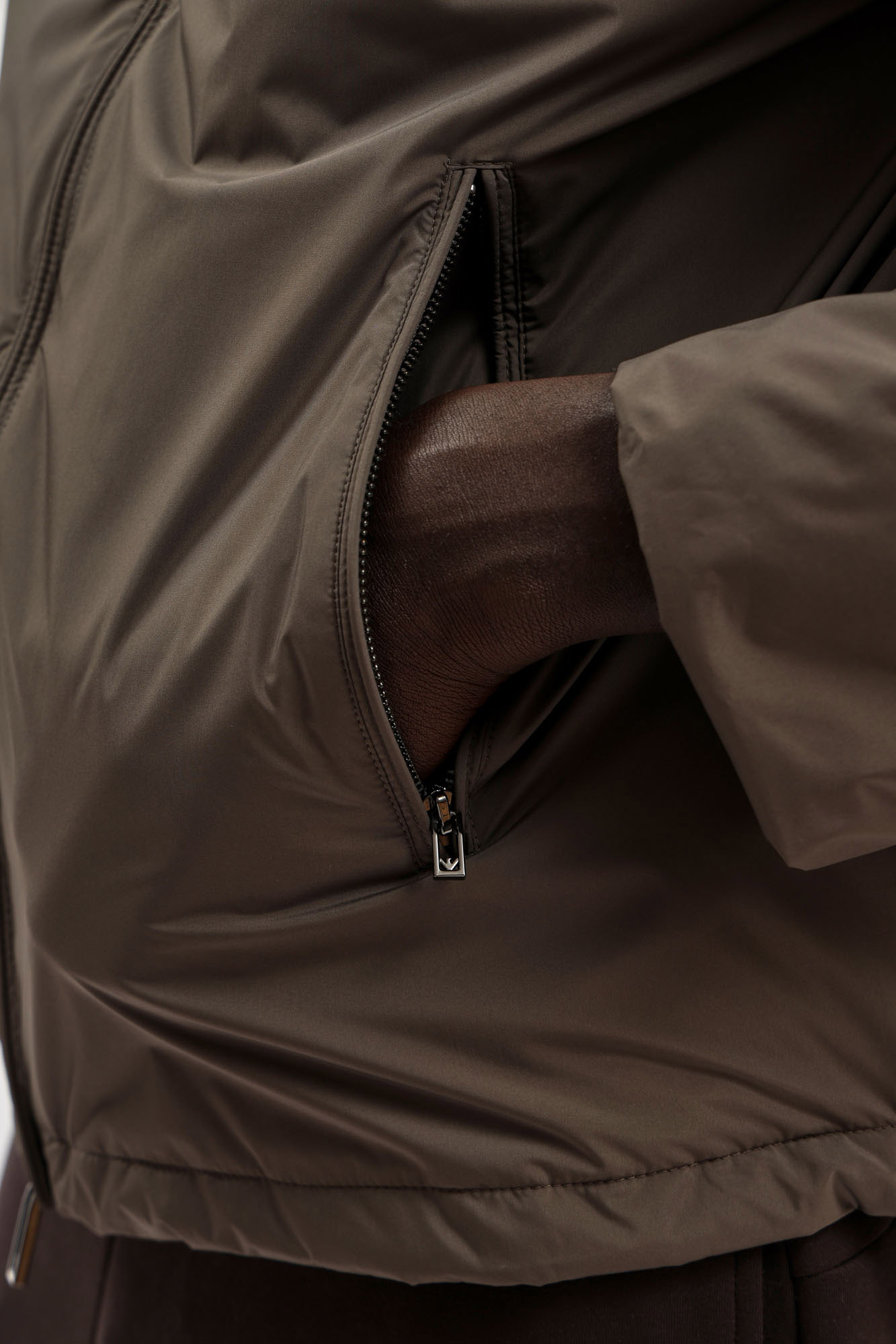 EM003042_ AF18503 Куртка Emporio Armani Коричневый