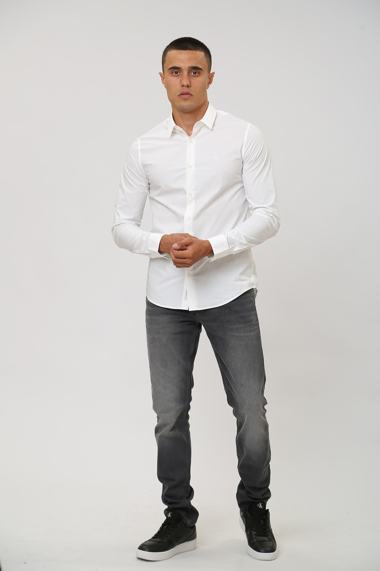 Calvin klein deals jeans white shirt