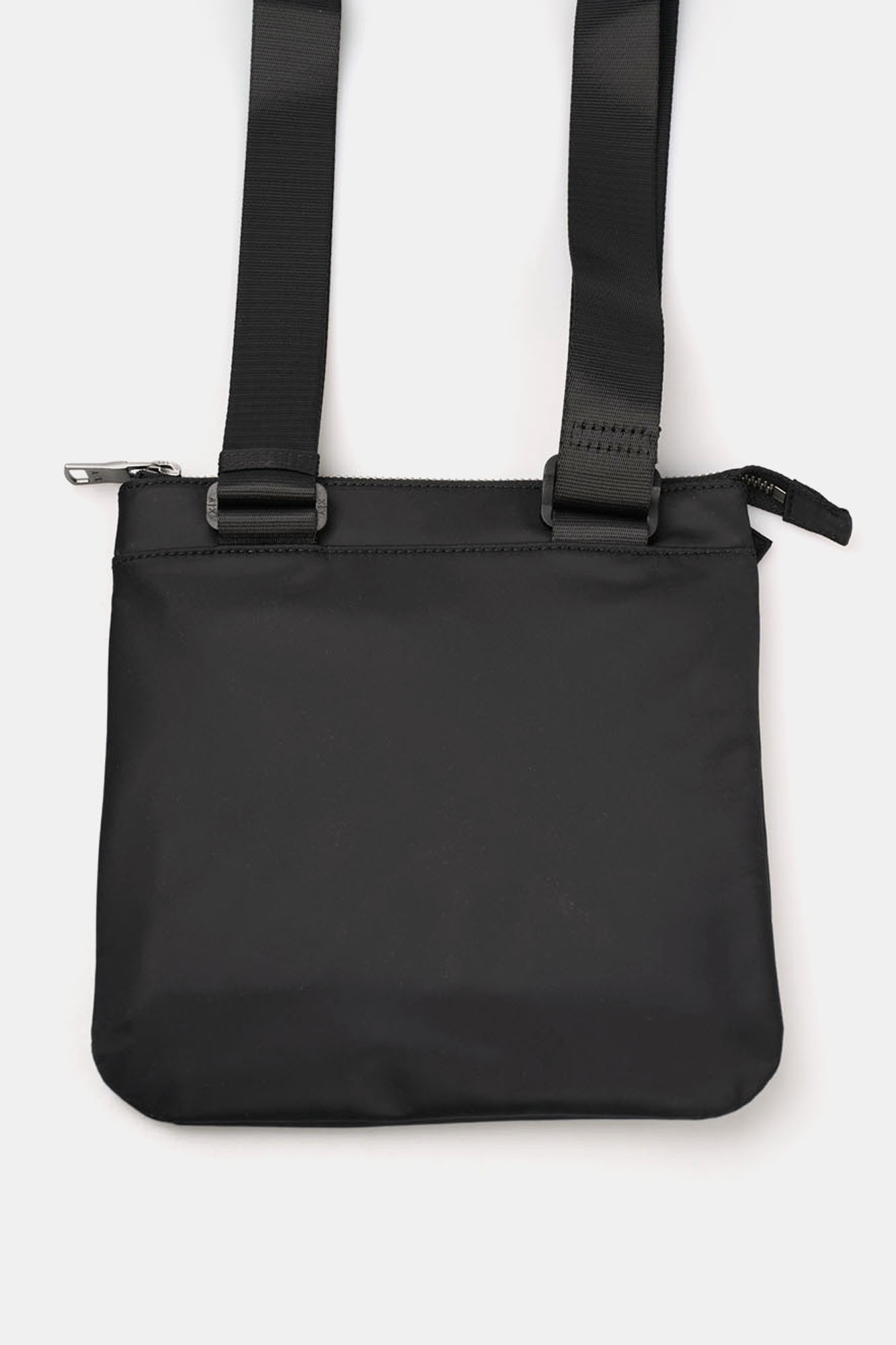 XM000105_AF15129 Сумка Armani Exchange Черный