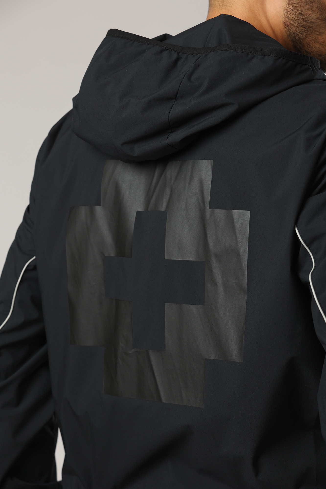 30033078_10013080 Куртка Strellson Черный