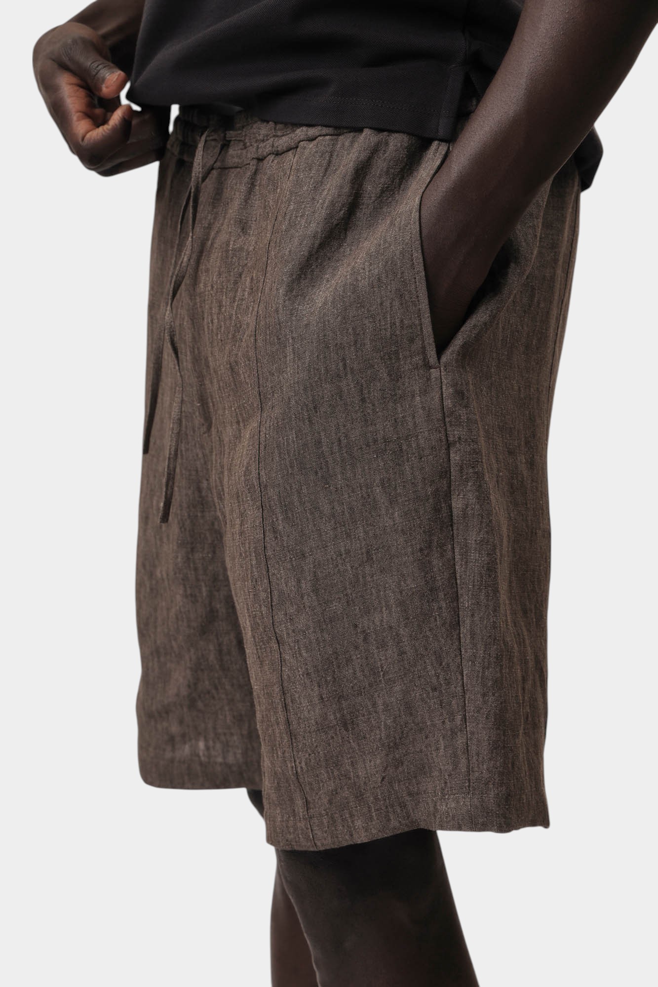 01PB40_01448 Шорты Emporio Armani Коричневый